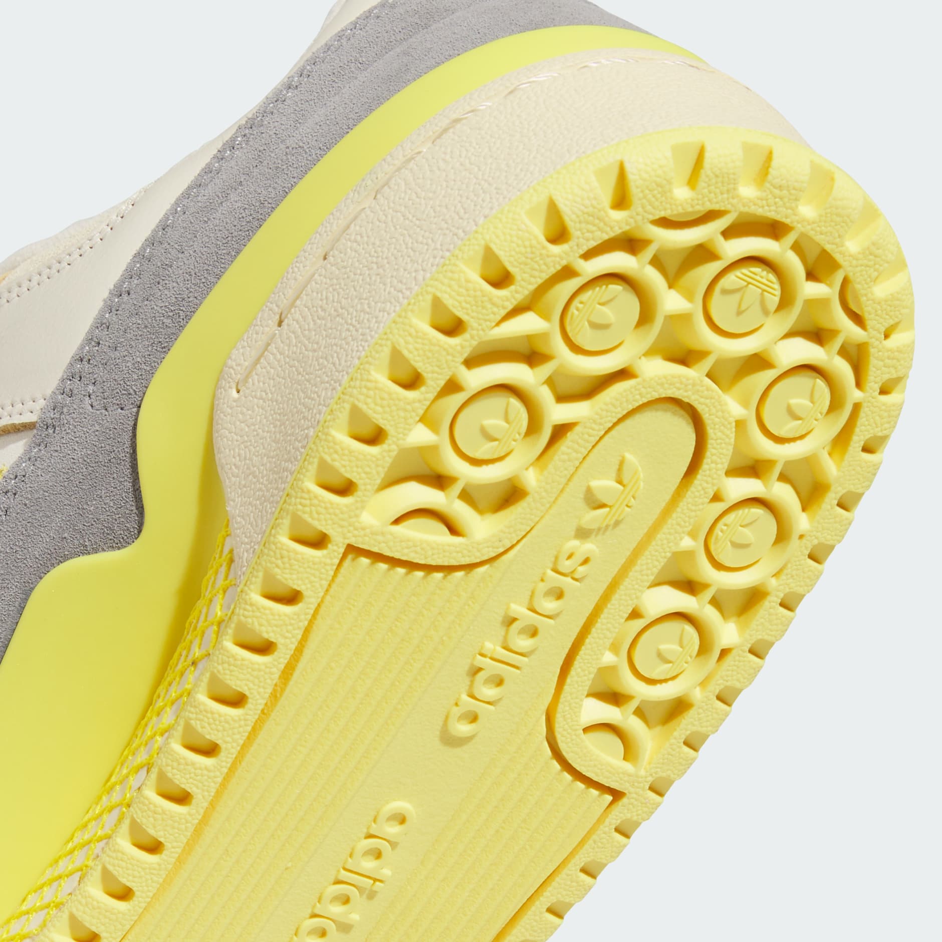 حذاء Forum Low CL