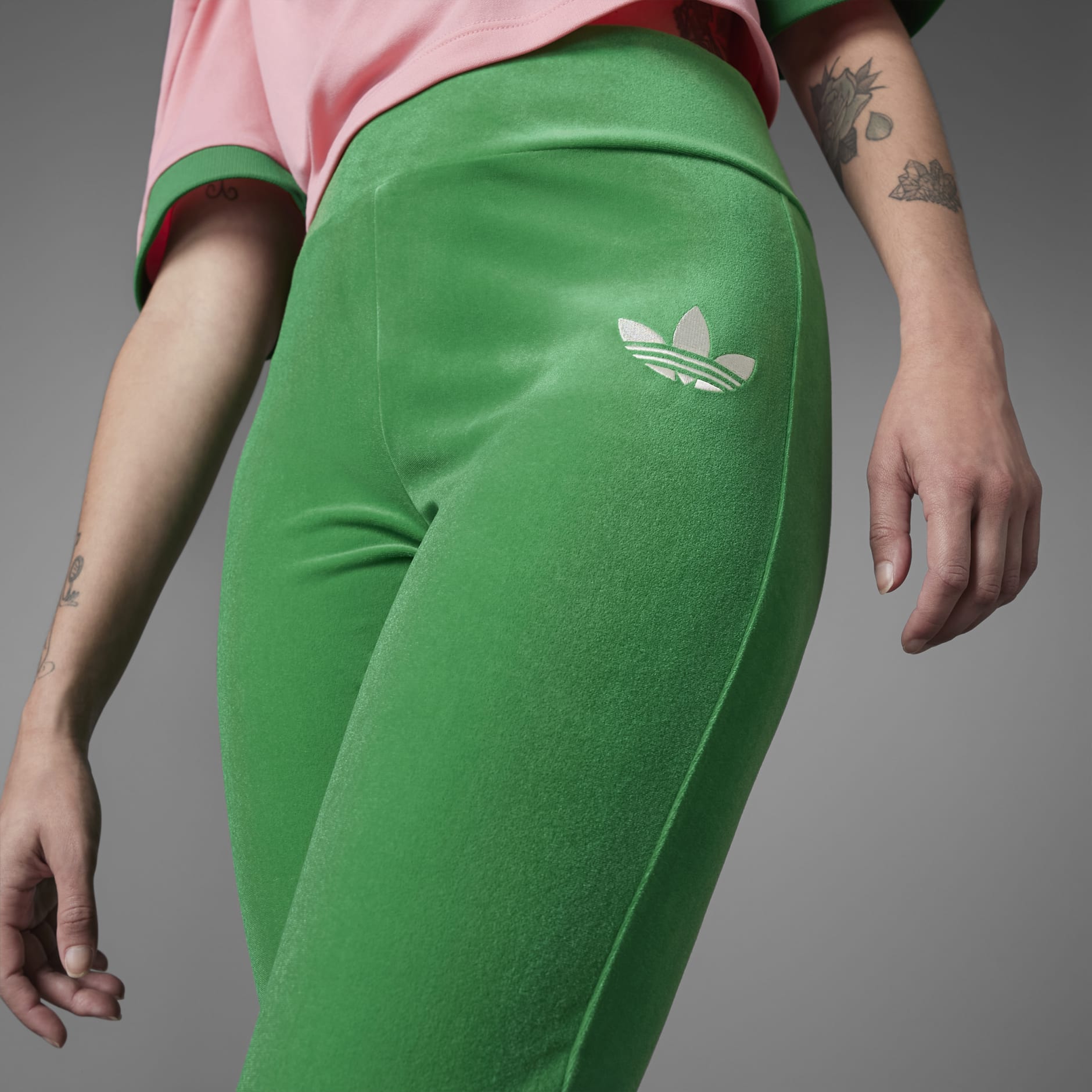 temperament Technologie Nationaal Women's Clothing - Adicolor 70s Flared Leggings - Green | adidas Oman