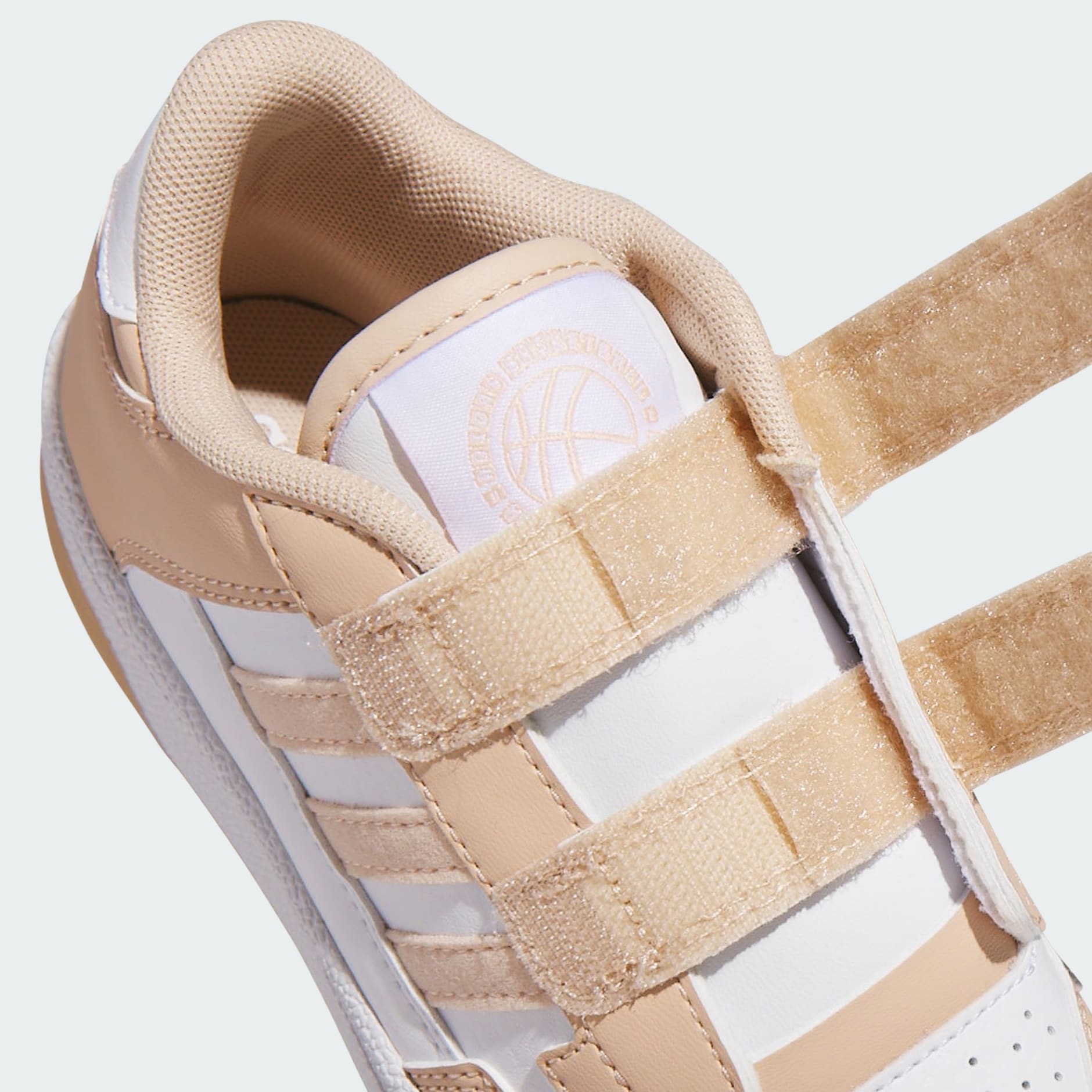 Zapatillas adidas de cancha r&aacute;pida para ni&ntilde;os