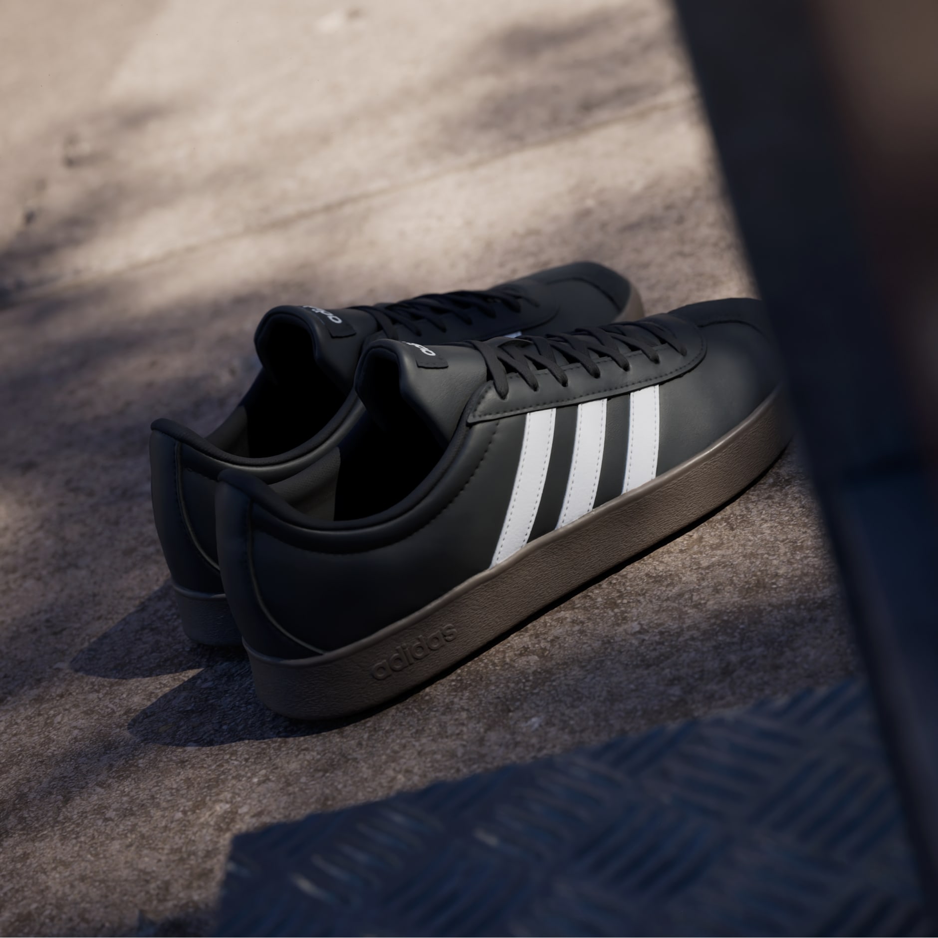 ★人気★ Adidas VL Court Base Core Black Cloud White adidas Vl Court 3.0 Core Black Cloud White Team Victory Red
