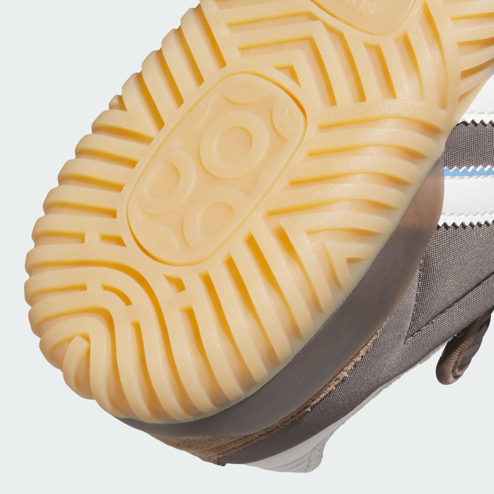 Busenitz Indoor Super