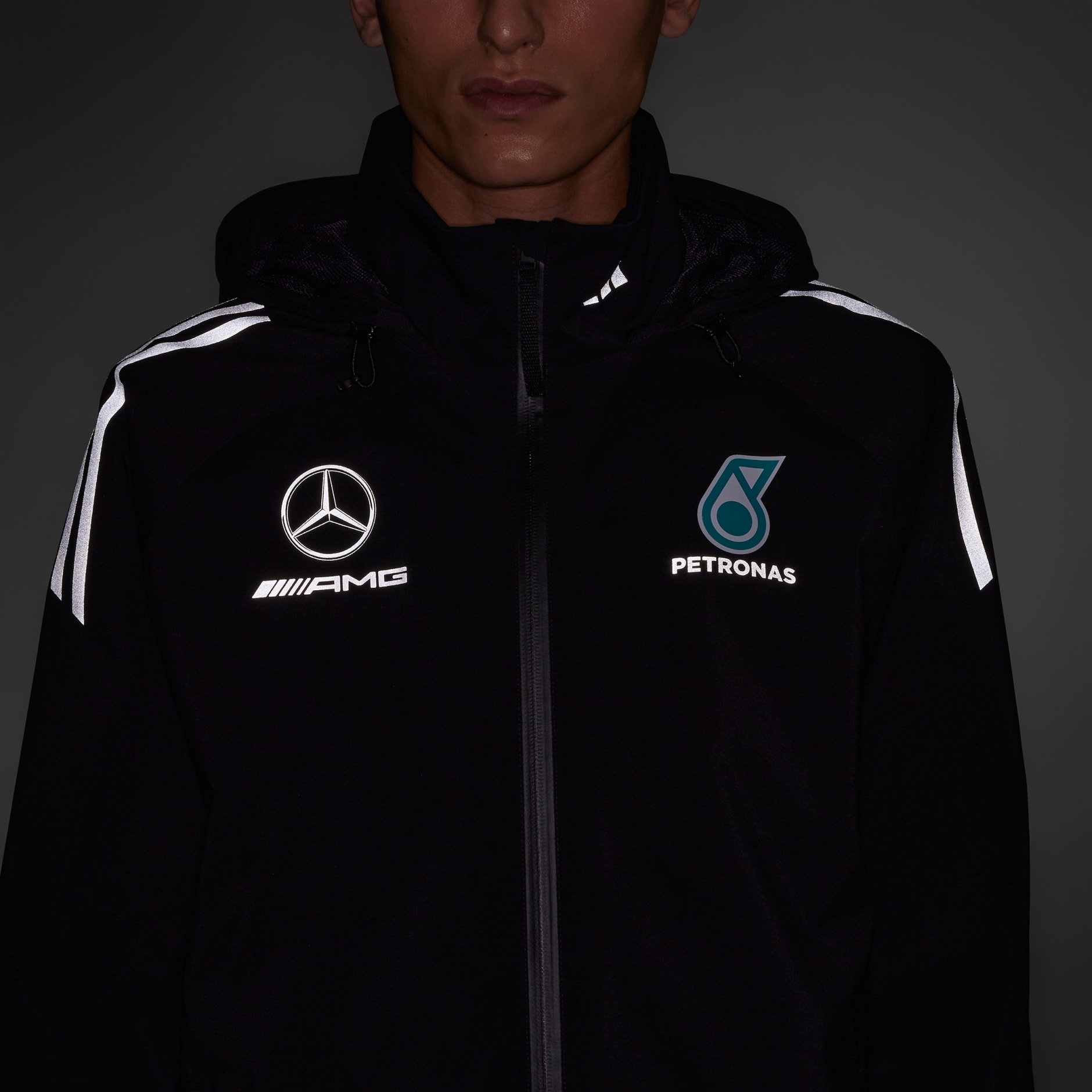 コラボ adidas×MERCEDES - AMG PETRONAS FORMULA 長袖パーカー adidas x Mercedes-AMG F1 Fanwear | Official Team Store