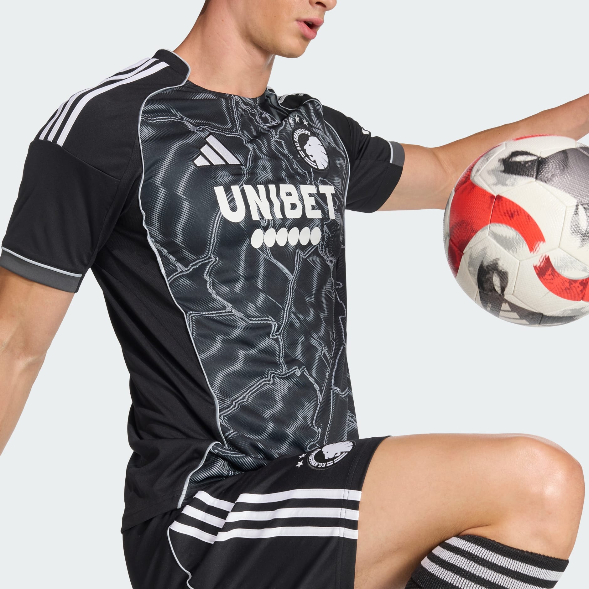 Stema cusută a clubului F.C. Tricou Copenhagen 25/26 pentru meciurile din deplasare