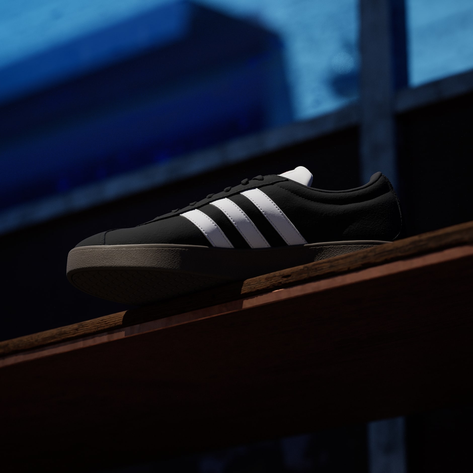 VL Court Classic Shoes