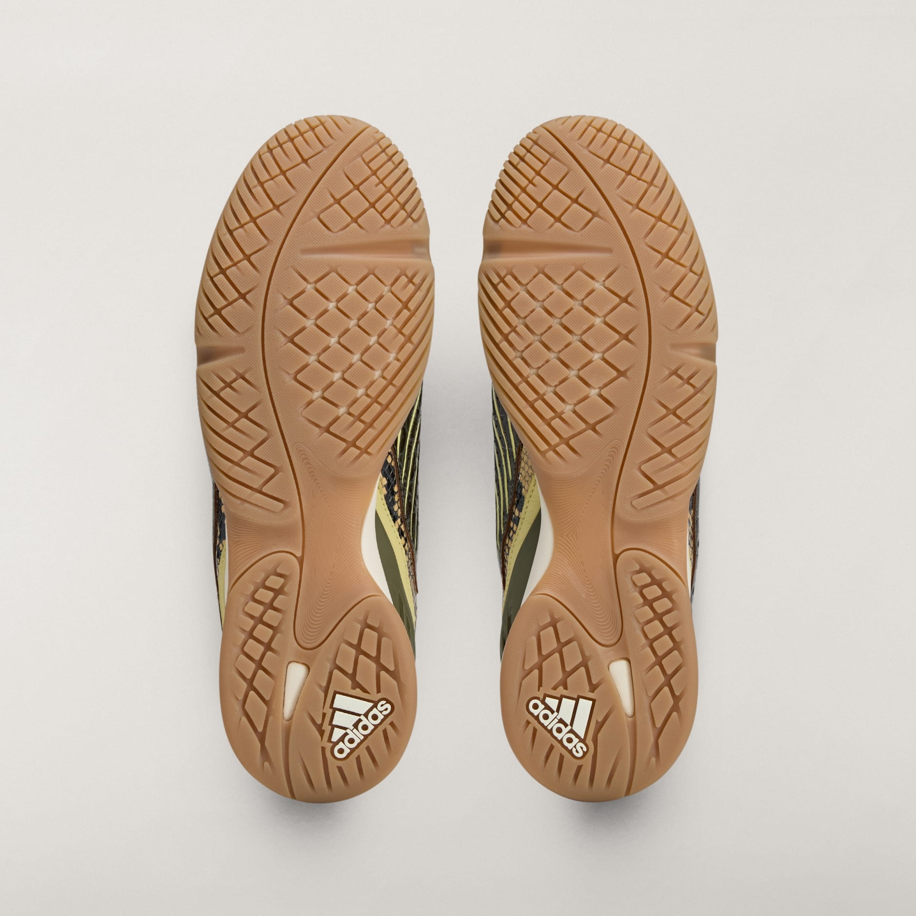 F50.7 SALA C5 CONSORTIUM Shoes