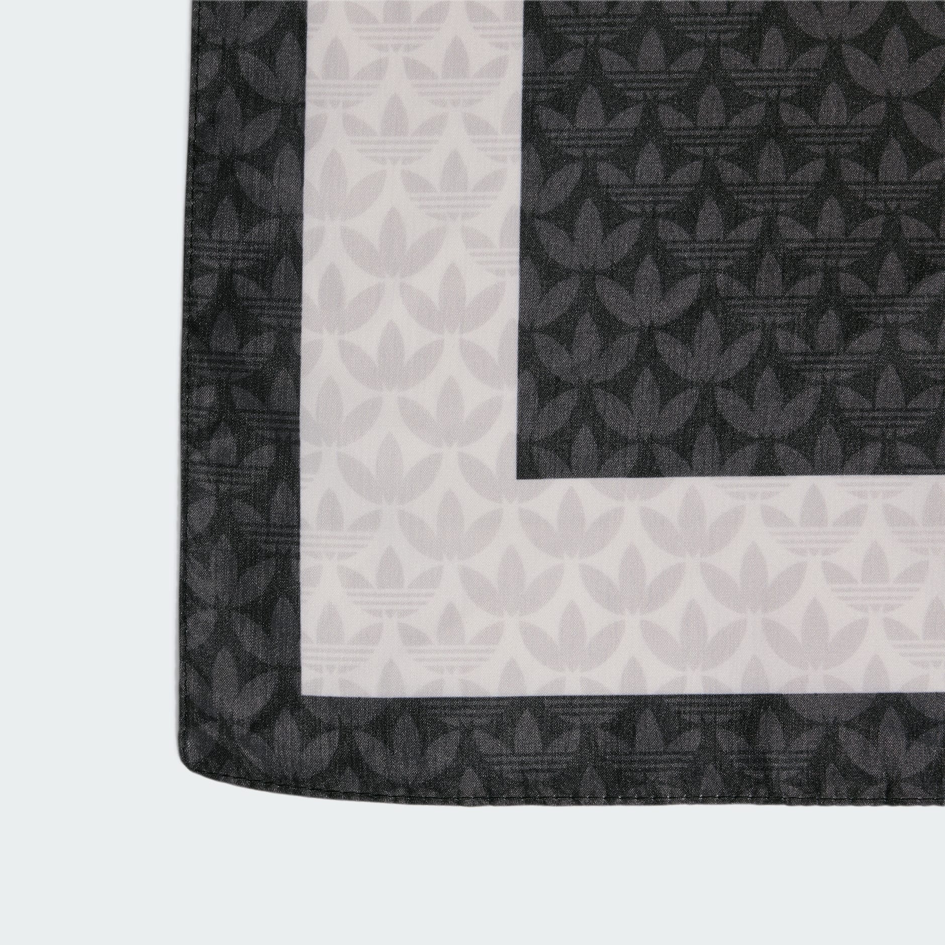 Bandana Trefoil Monogram