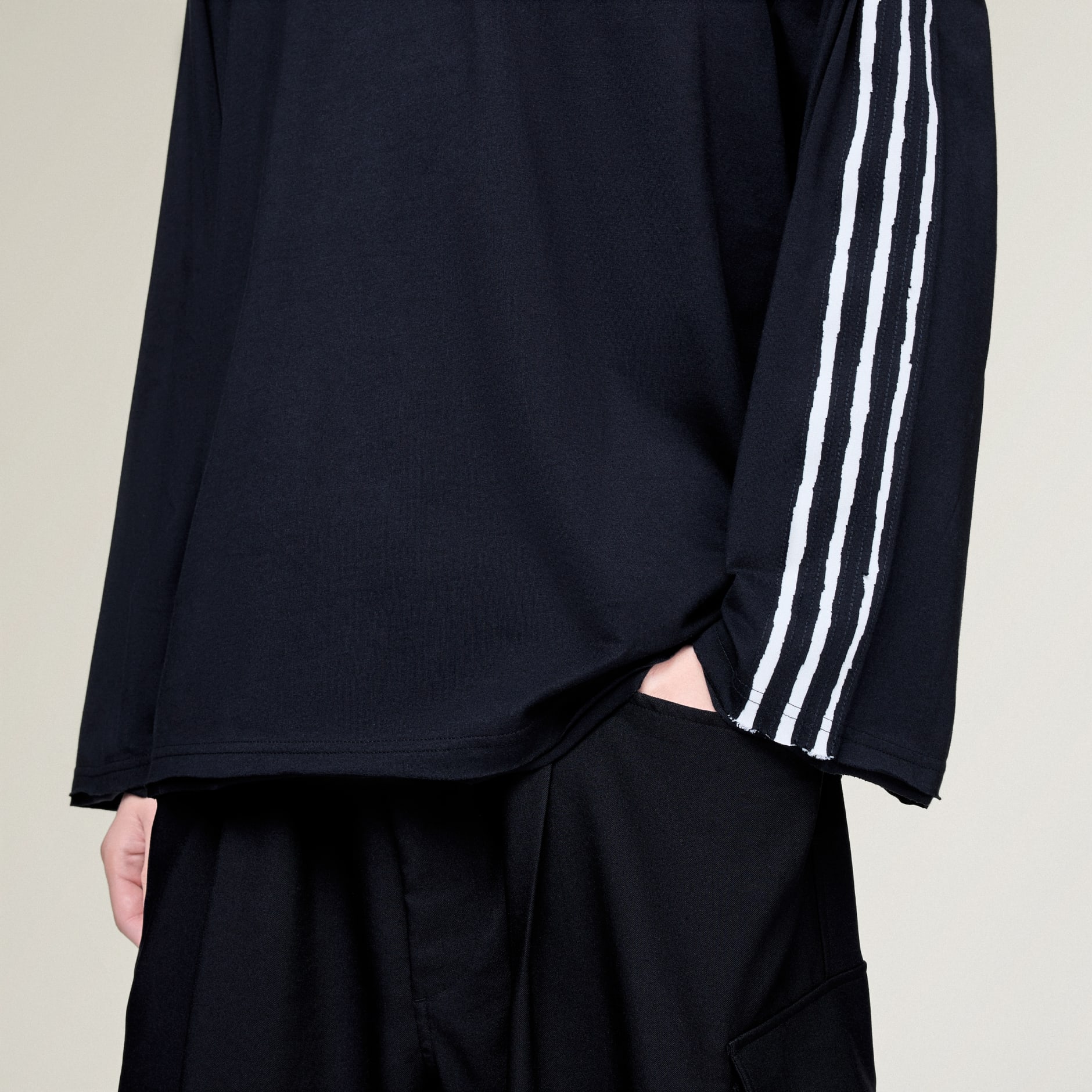 TRICOU CU M&Acirc;NECĂ LUNGĂ Y-3 RAW EDGE 3 STRIPES