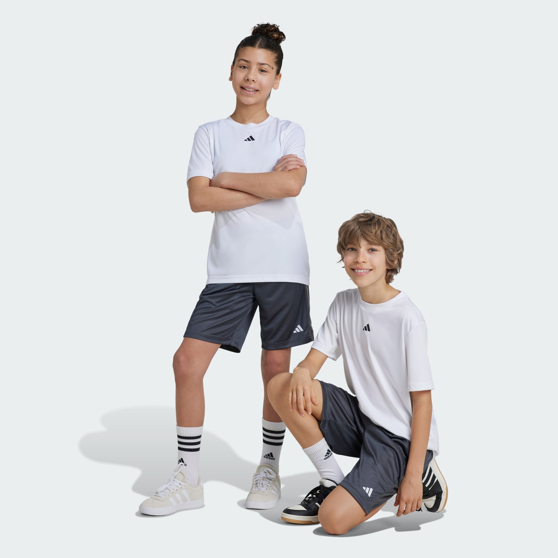 Train Essentials Logo Regular Fit Shorts Kids