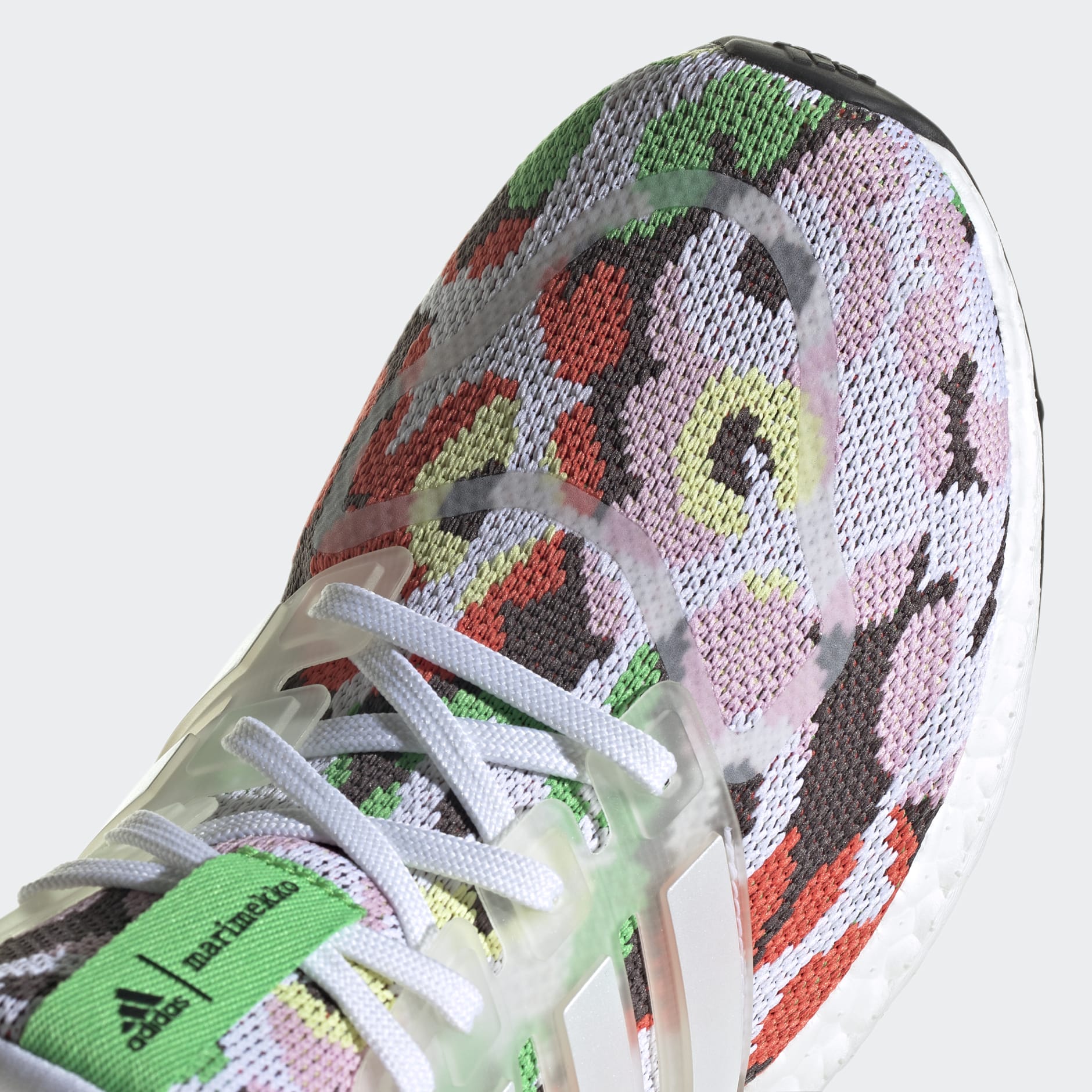 Ultraboost 4 DNA Shoes