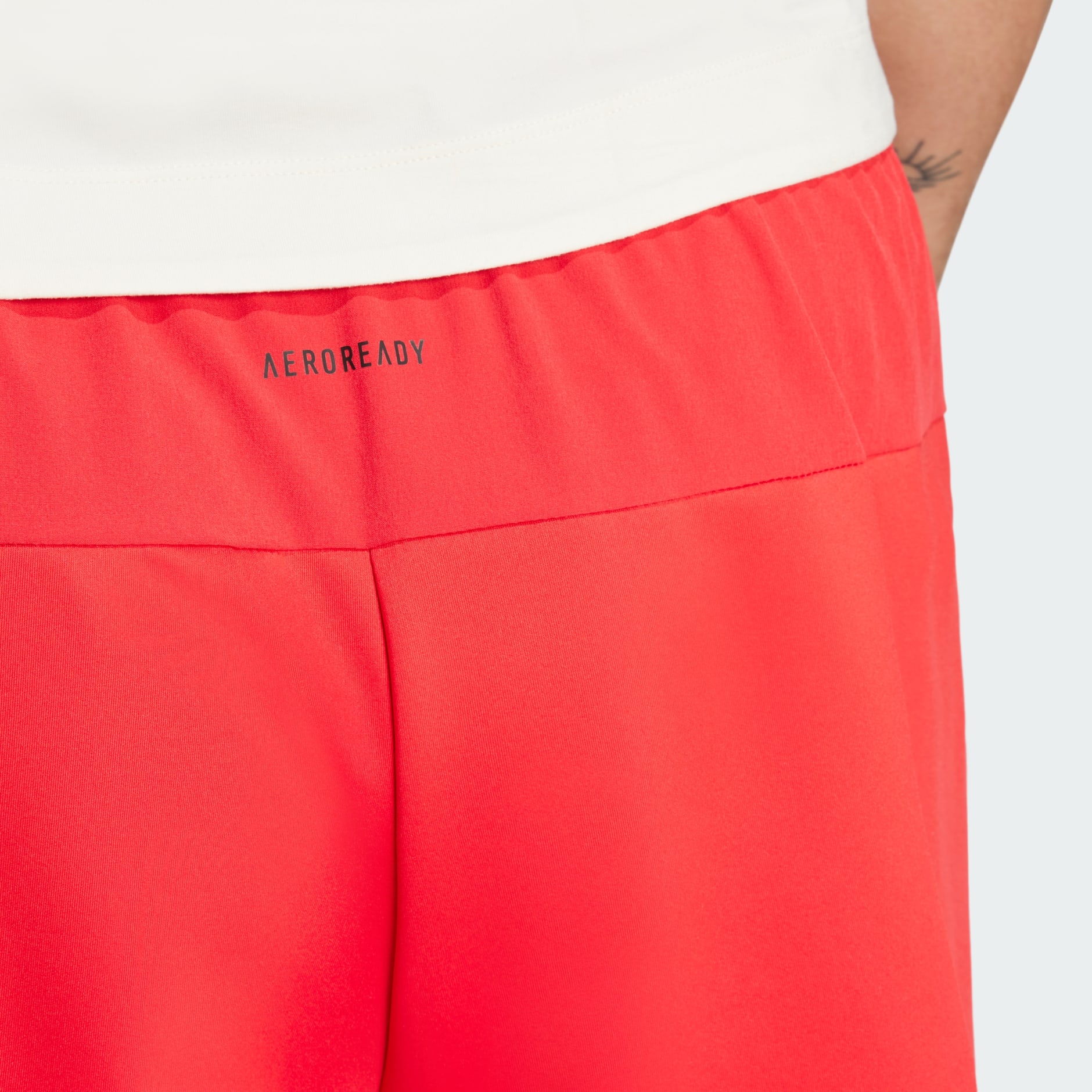 עיצוב עבור מכנסי אימון היברידיים קצרים