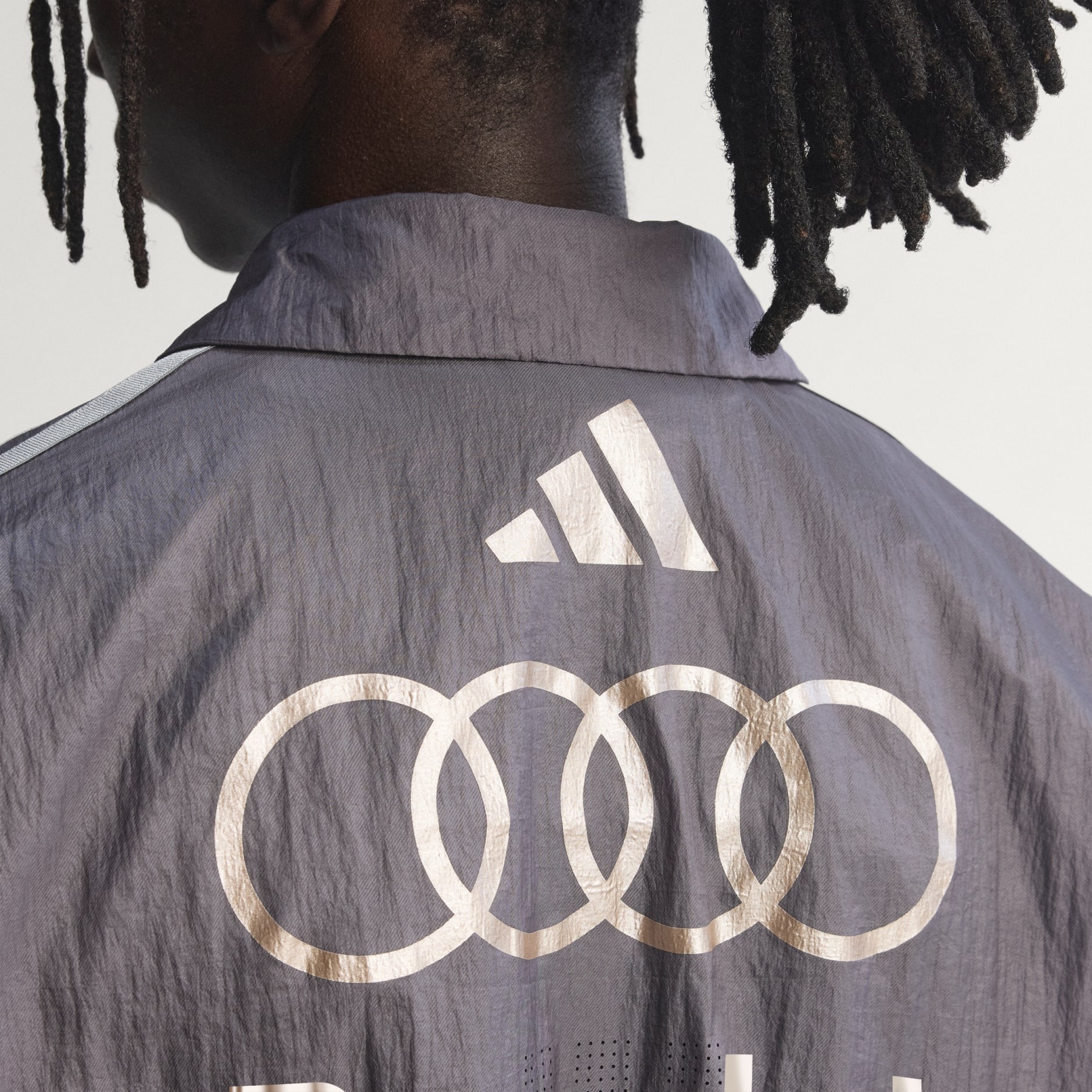 JACHETĂ AUDI REVOLUT F1 TEAM DRIVER PADDOCK