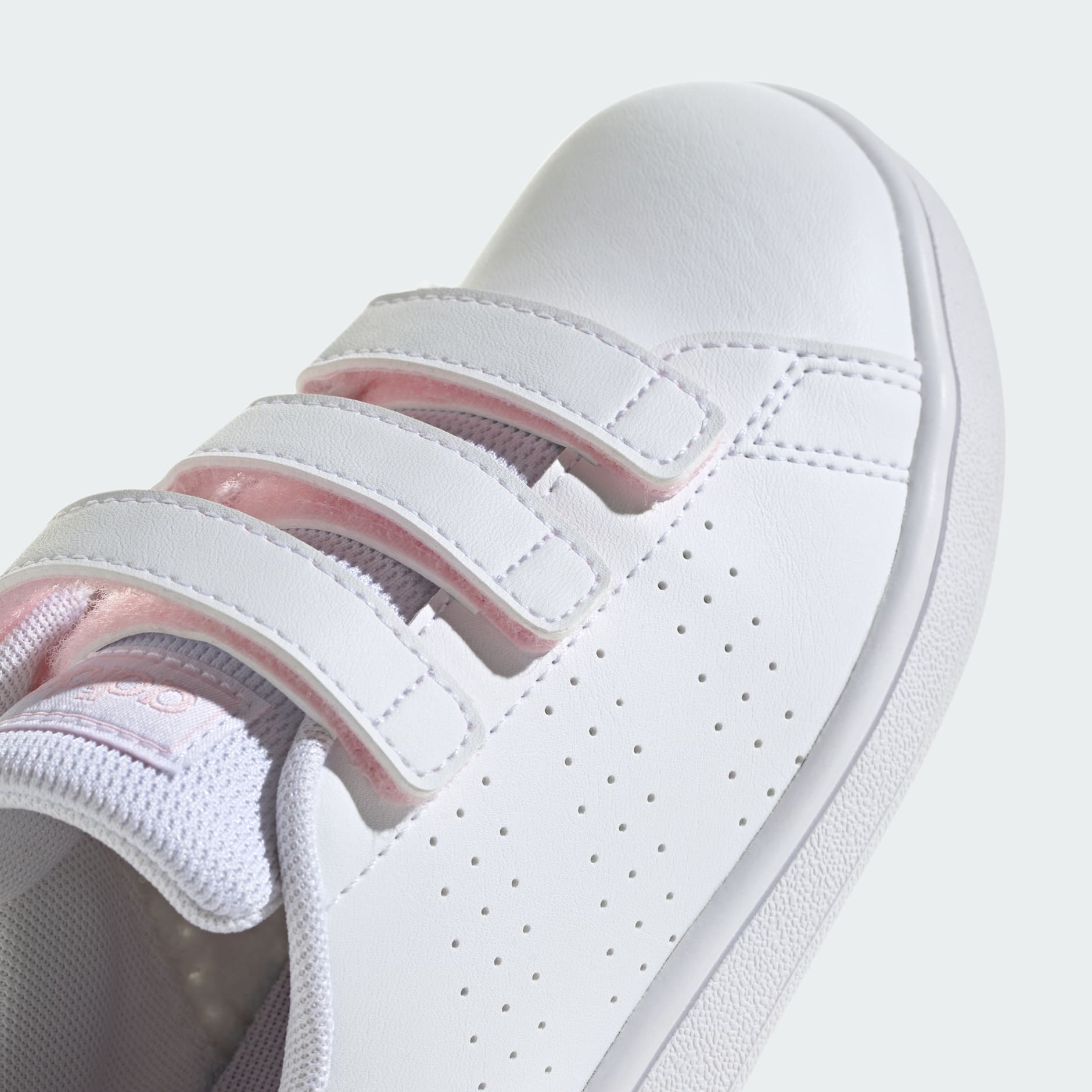Advantage Court Lifestyle Hook-and-Loop Shoes
