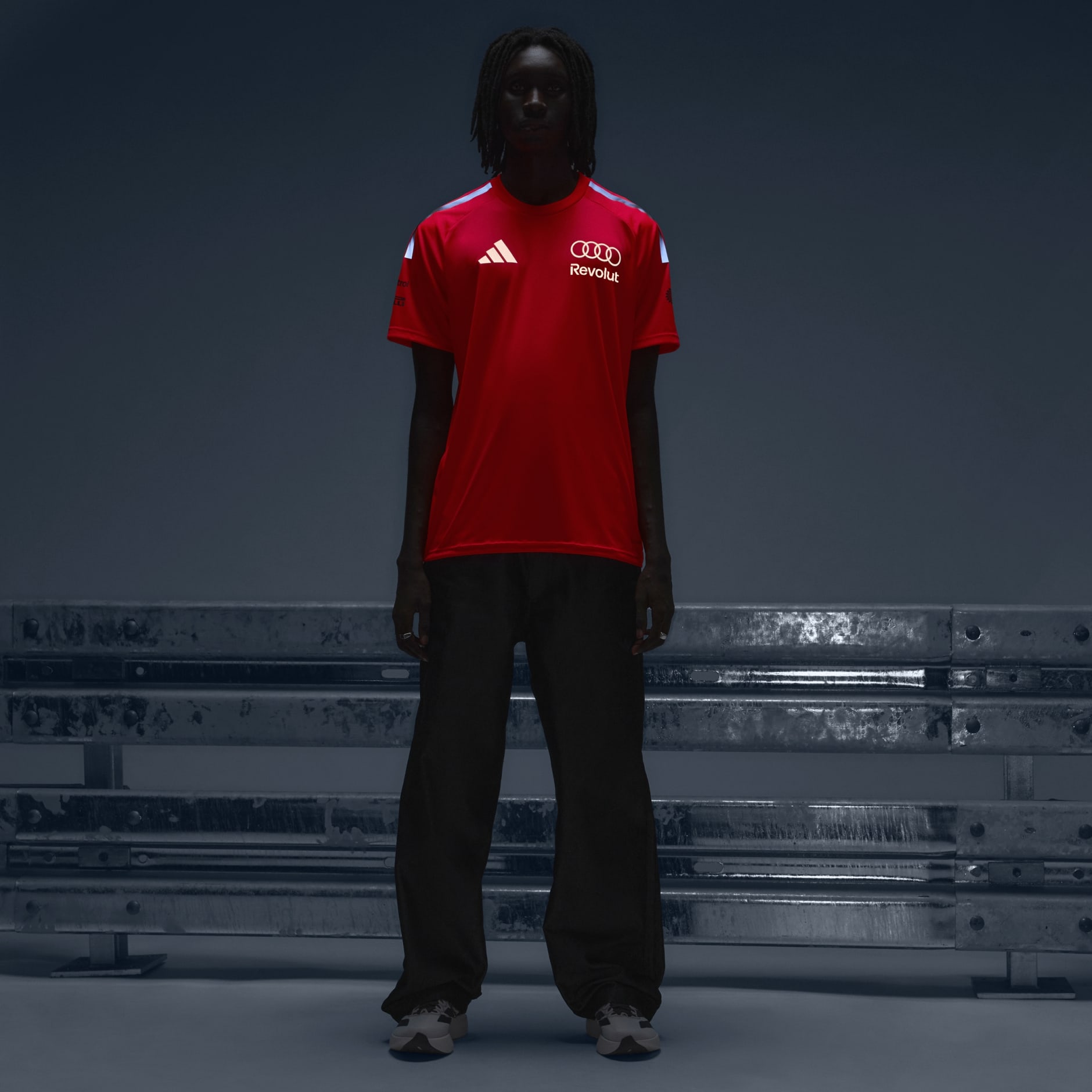 AUDI REVOLUT F1 TEAM SET UP TEE