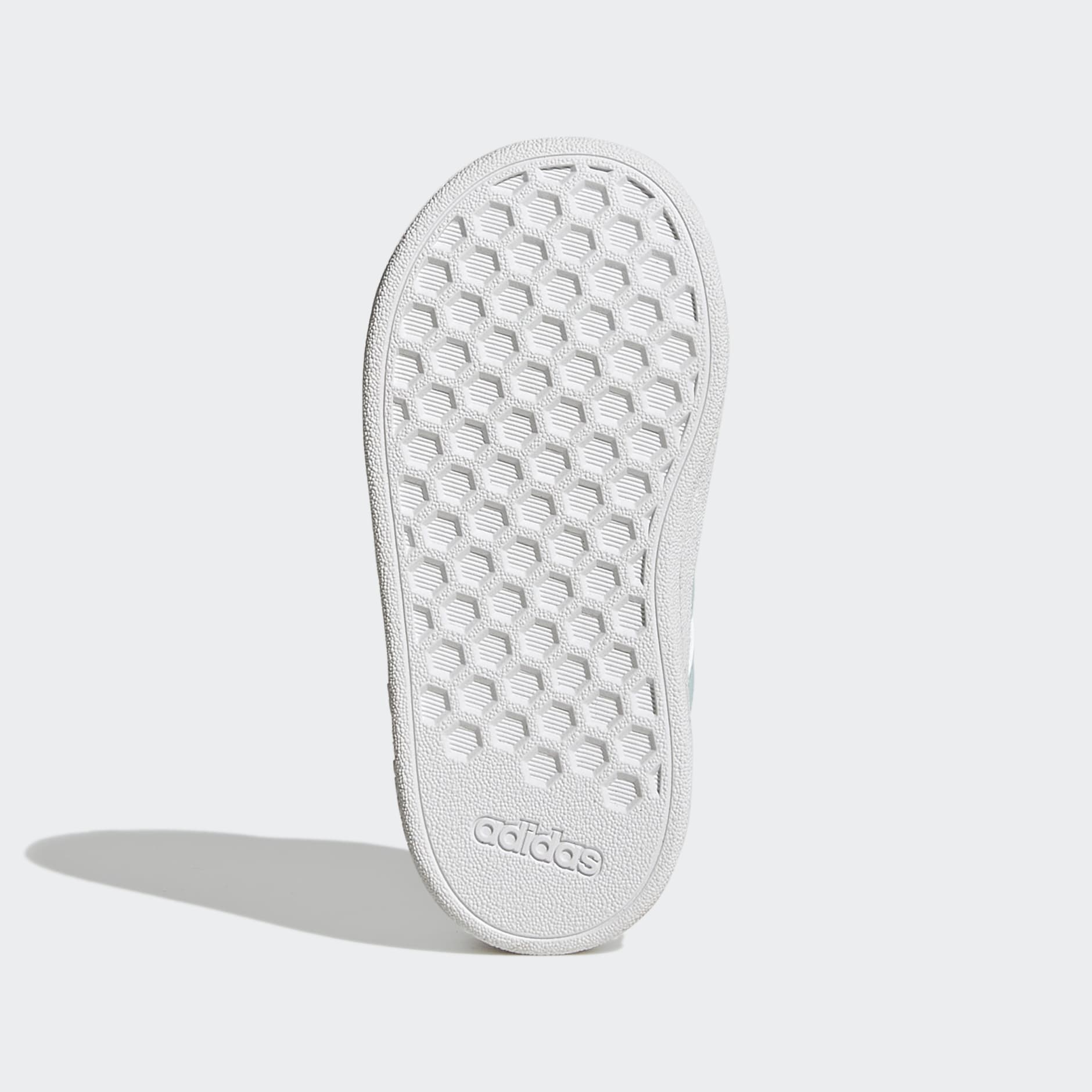 Grand Court Lifestyle Hook and Loop Shoes