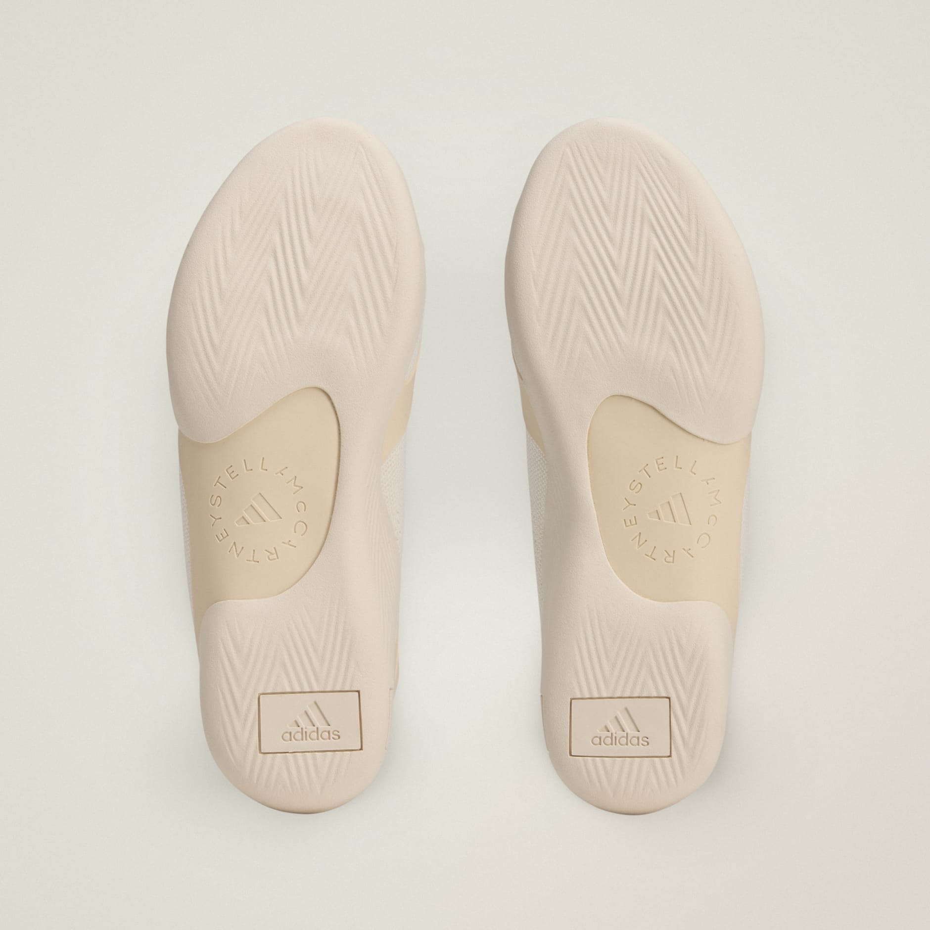 حذاء أديداس من Stella McCartney تايكوندو