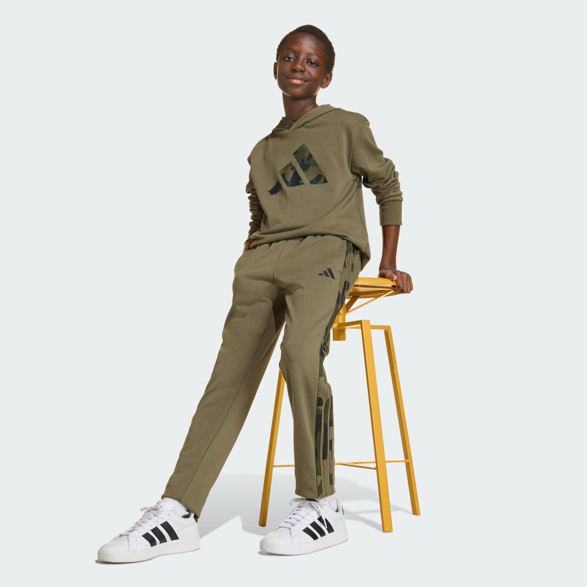 SEASONALS CAMO TRACKSUIT