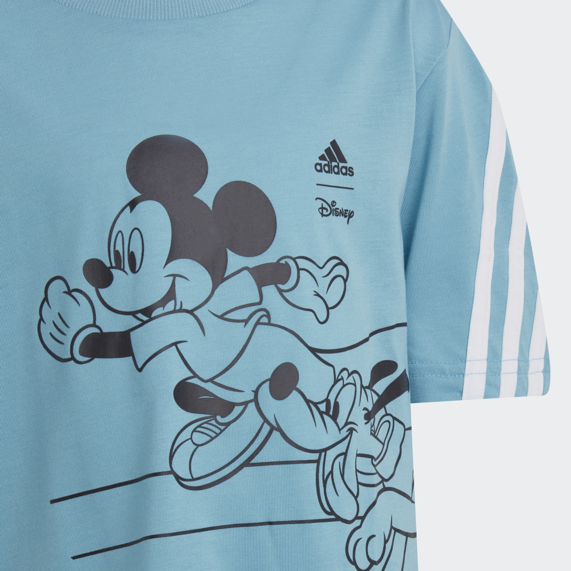 Good looking mickey mouse wearing a real madrid football kit