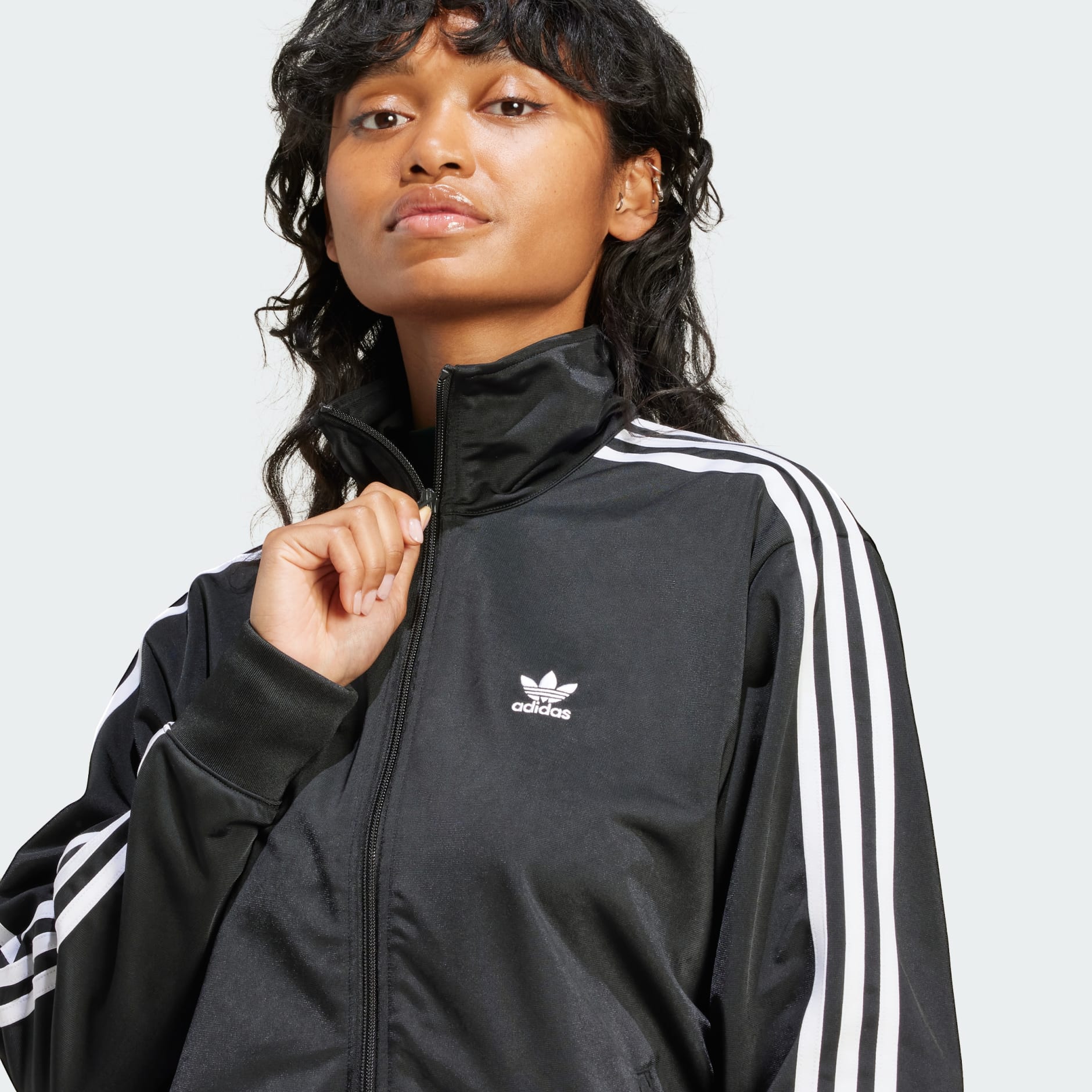 what's the difference between Adicolor Classics Firebird Track Jacket and  Adicolor Classics Firebird Track Top : r/adidas