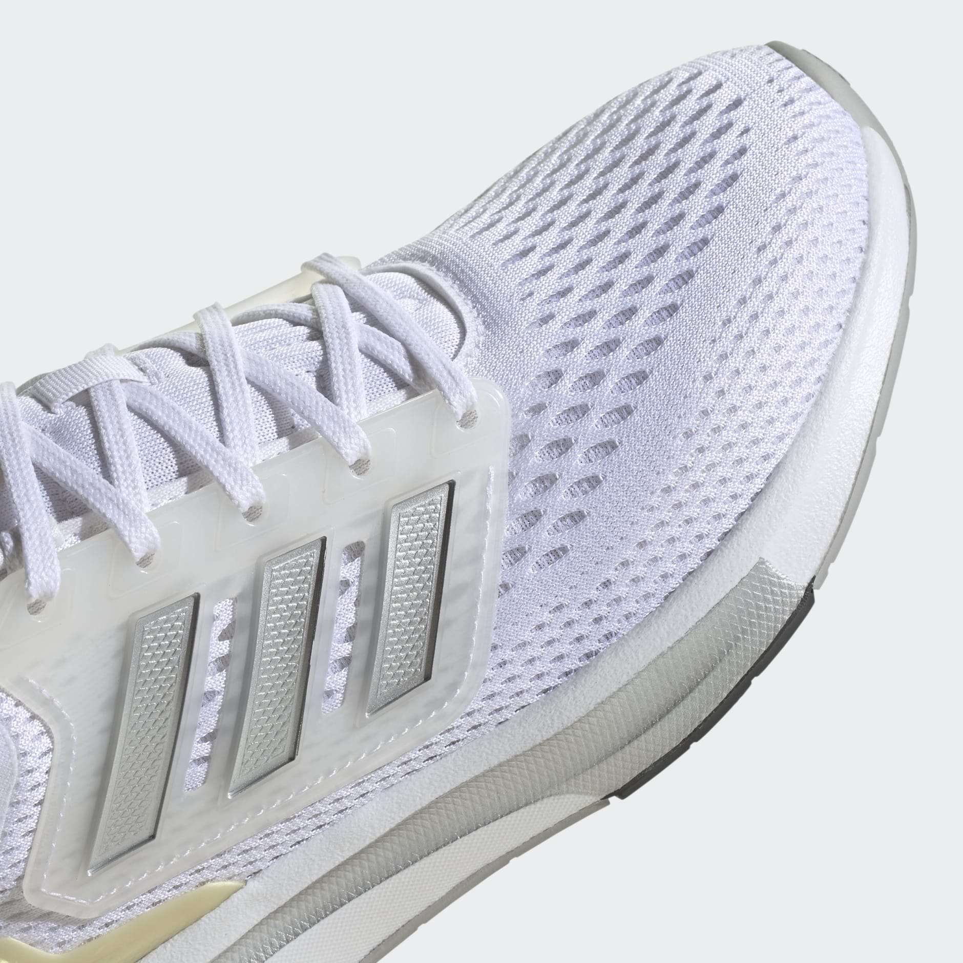 EQ21 Run Shoes