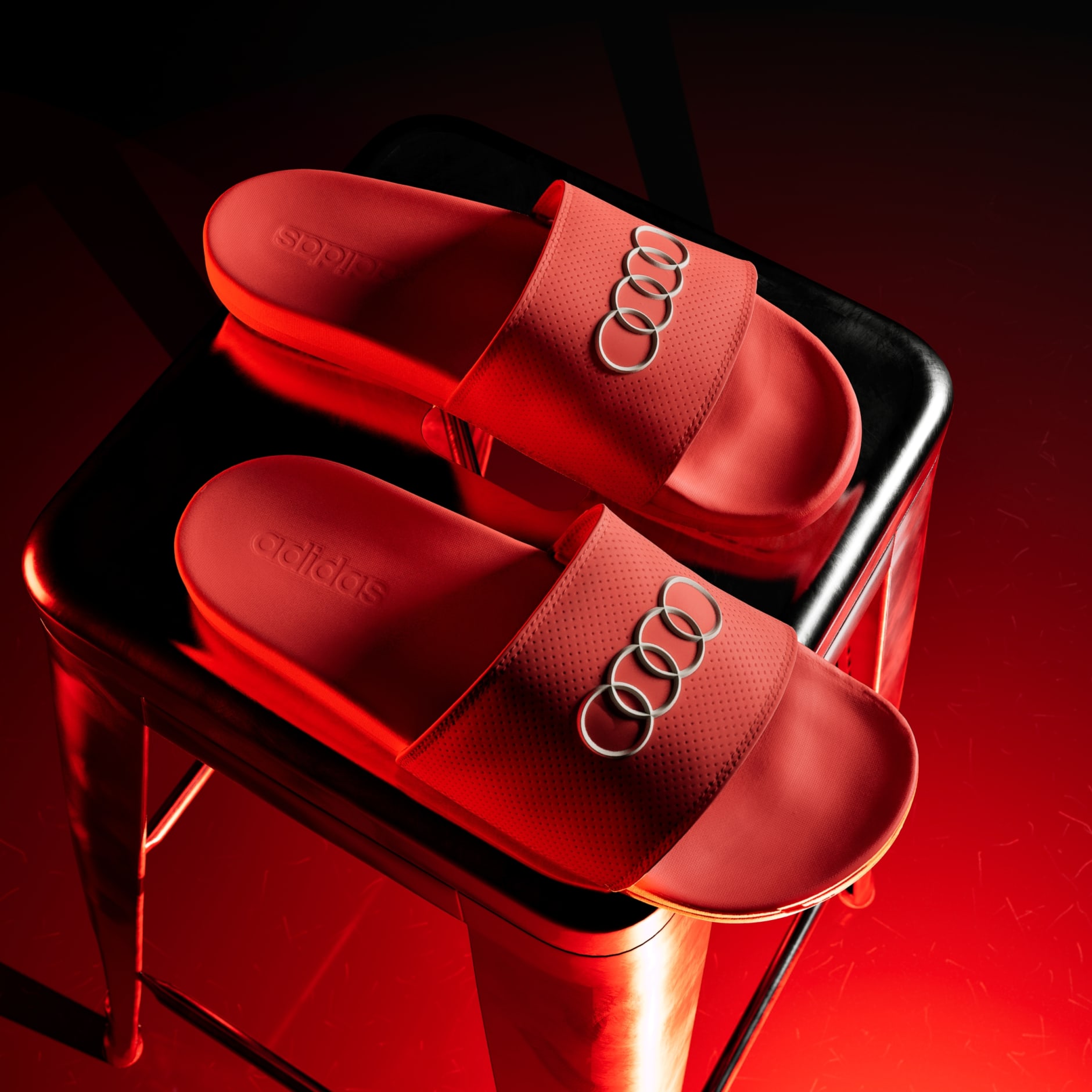 NATIKAČE ADILETTE COMFORT AUDI REVOLUT F1 TEAM