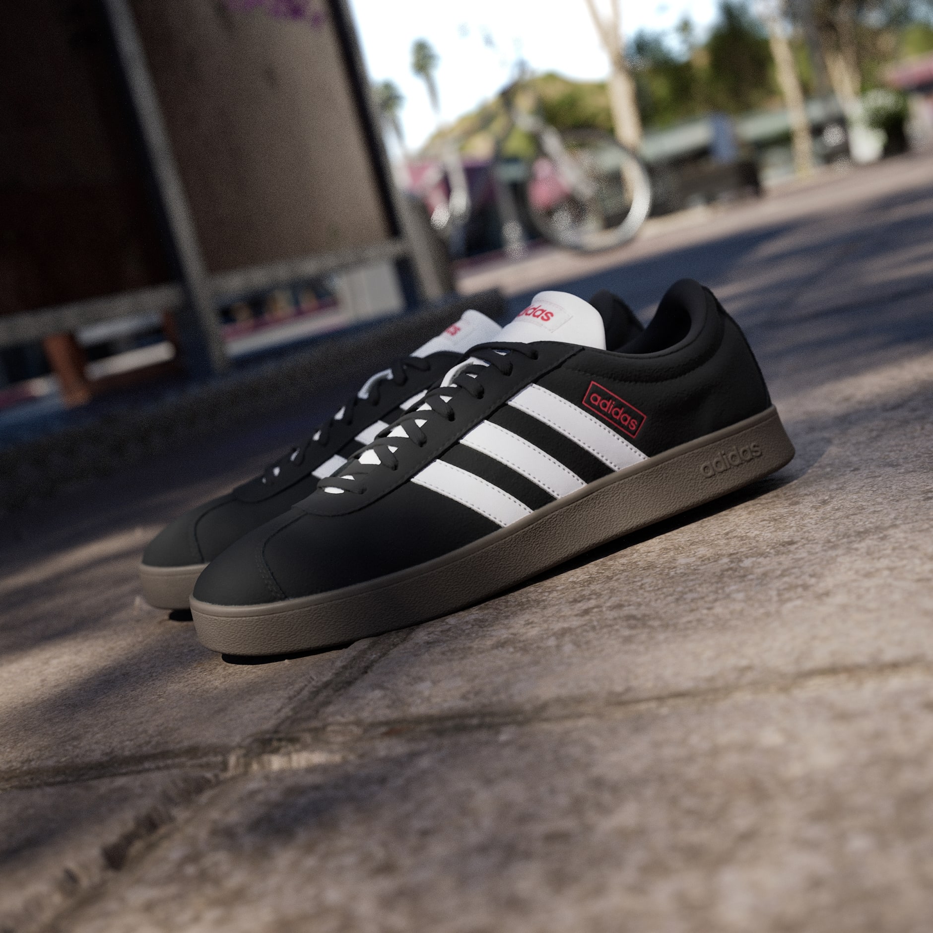 VL Court Classic Shoes