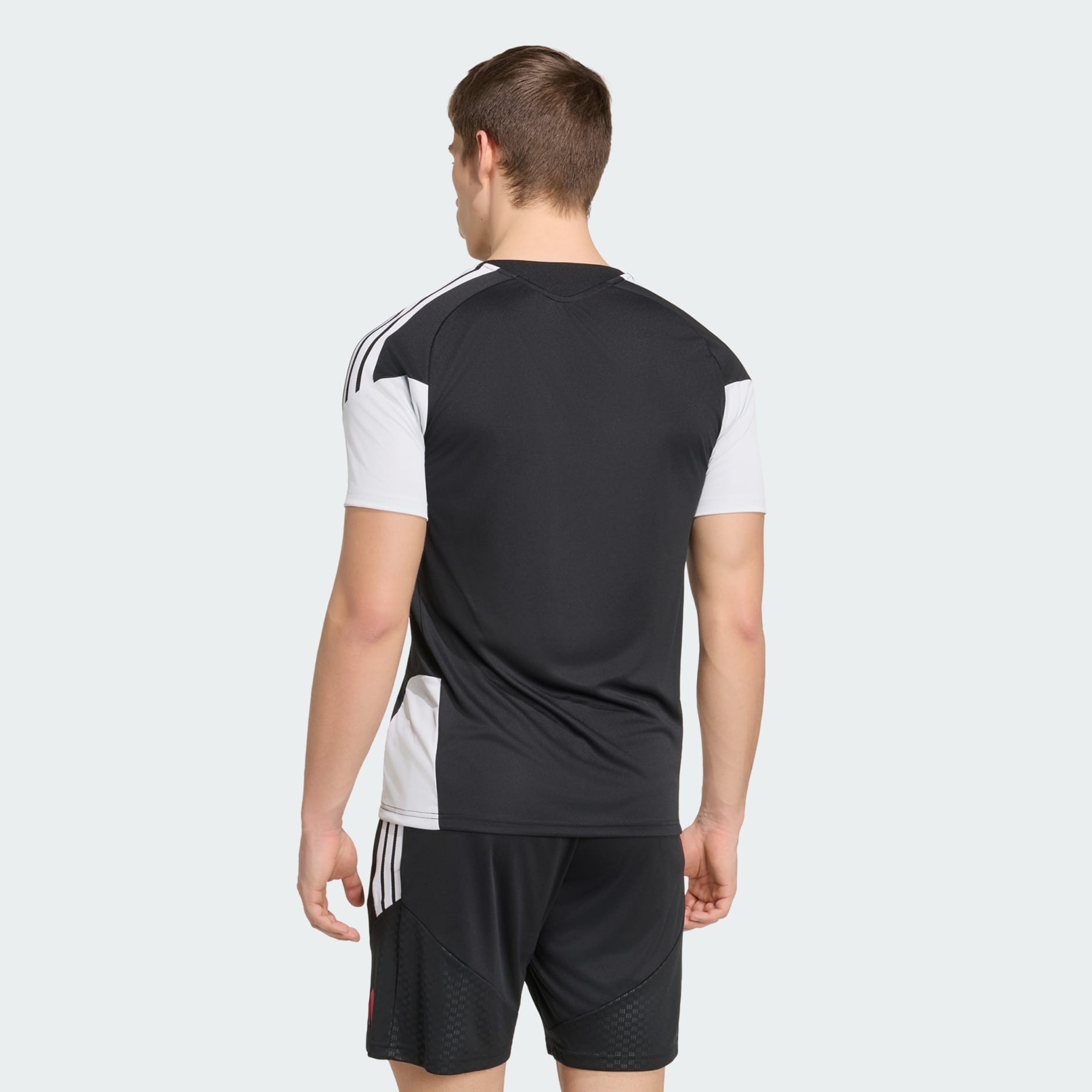 Dres Liverpool FC 26/27 Tiro Training