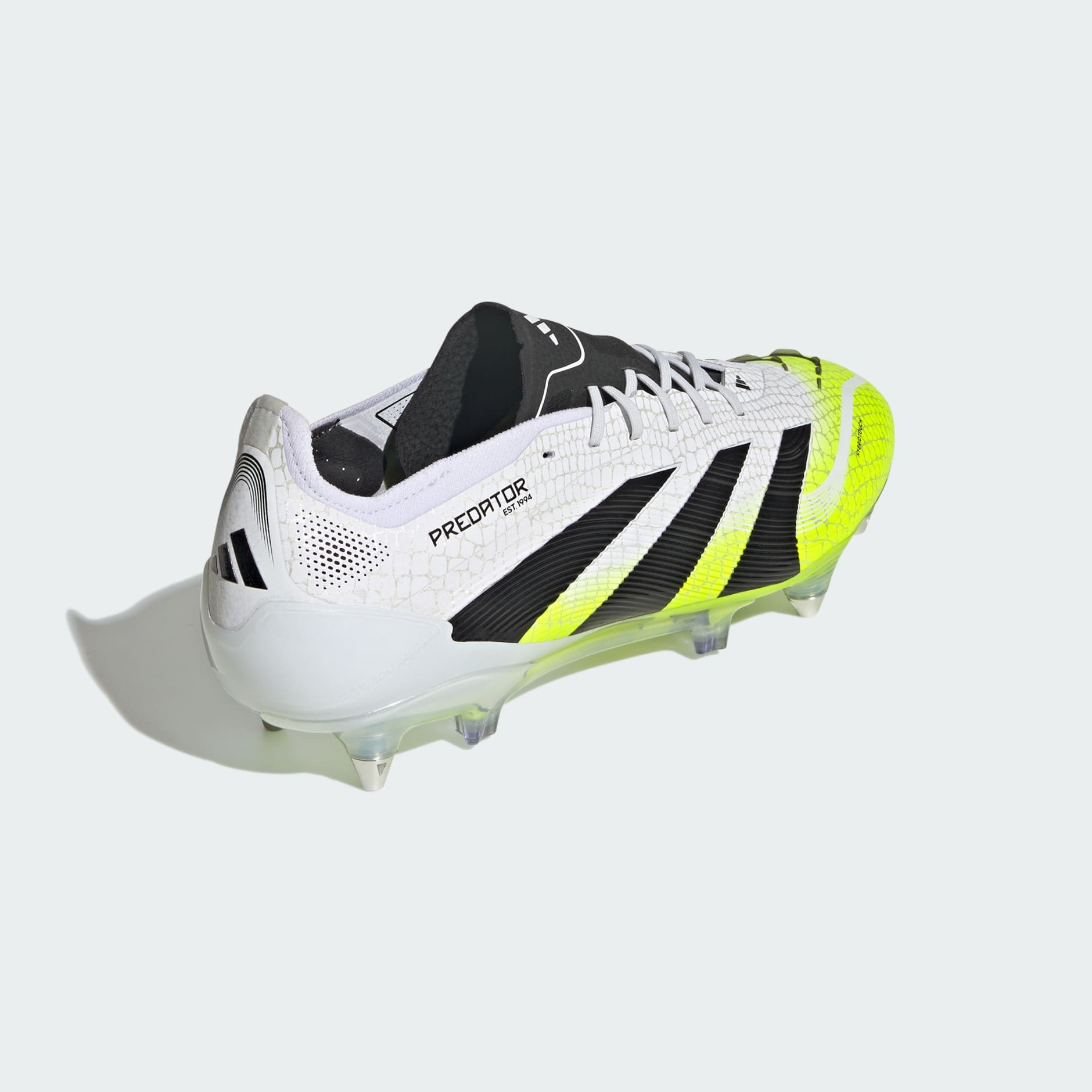 Ghete Predator Elite pentru teren moale