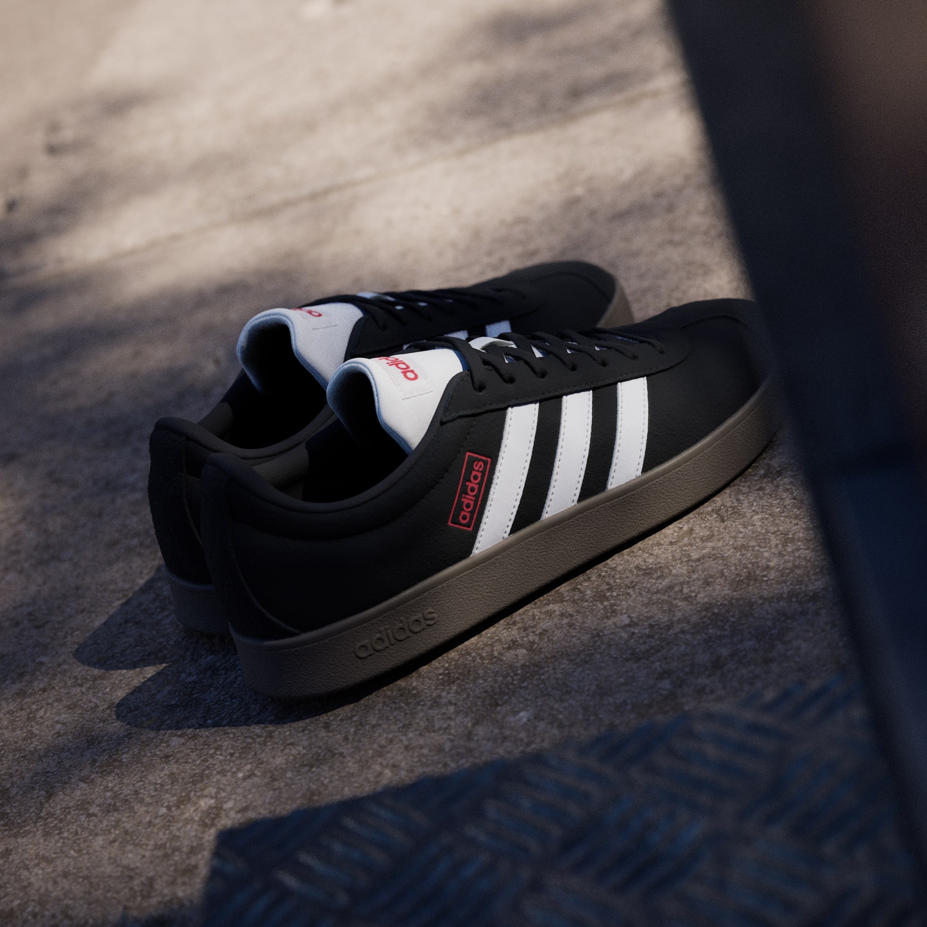 VL Court Classic Shoes