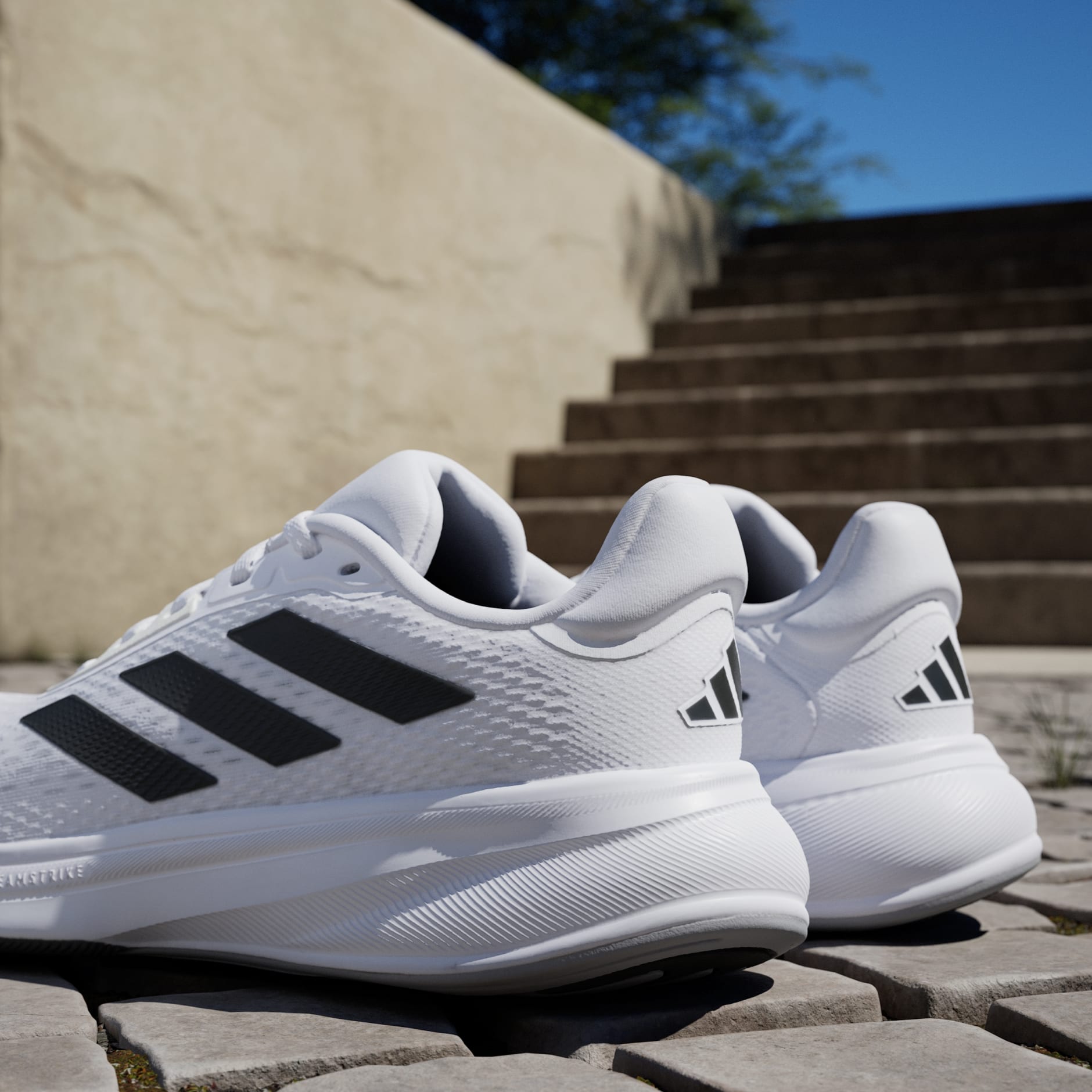 ホワイトアースです。 adidas Response Super Shoes - White | adidas UAE