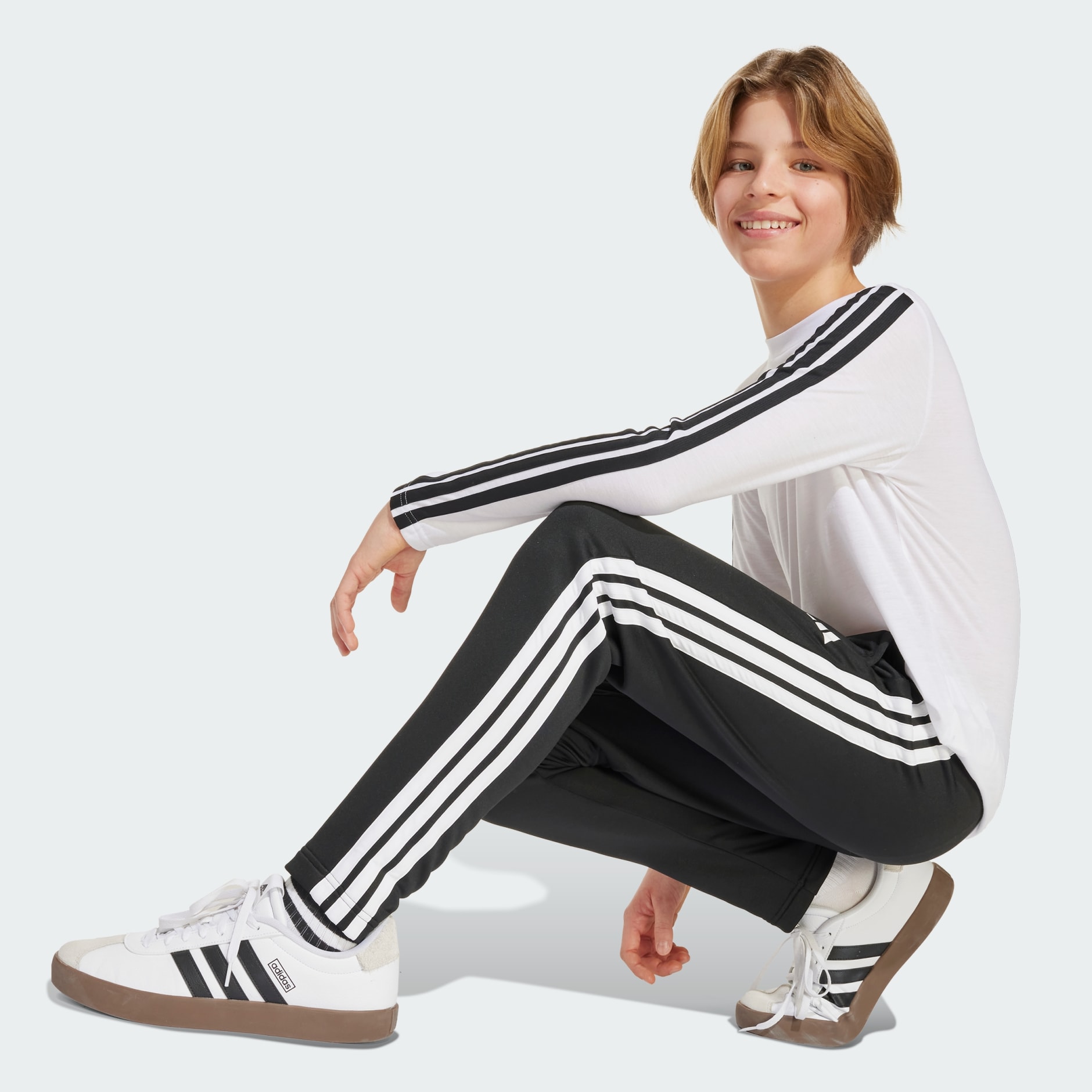 Pantaloni adidas unisex cu 3 dungi