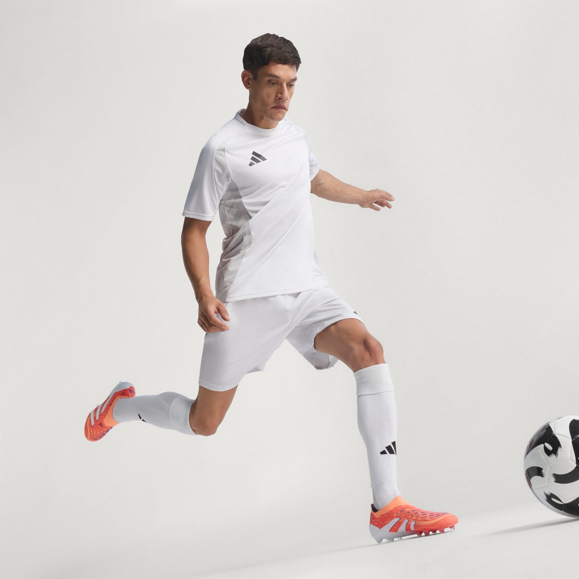 Predator Elite Laceless Firm Ground Boots