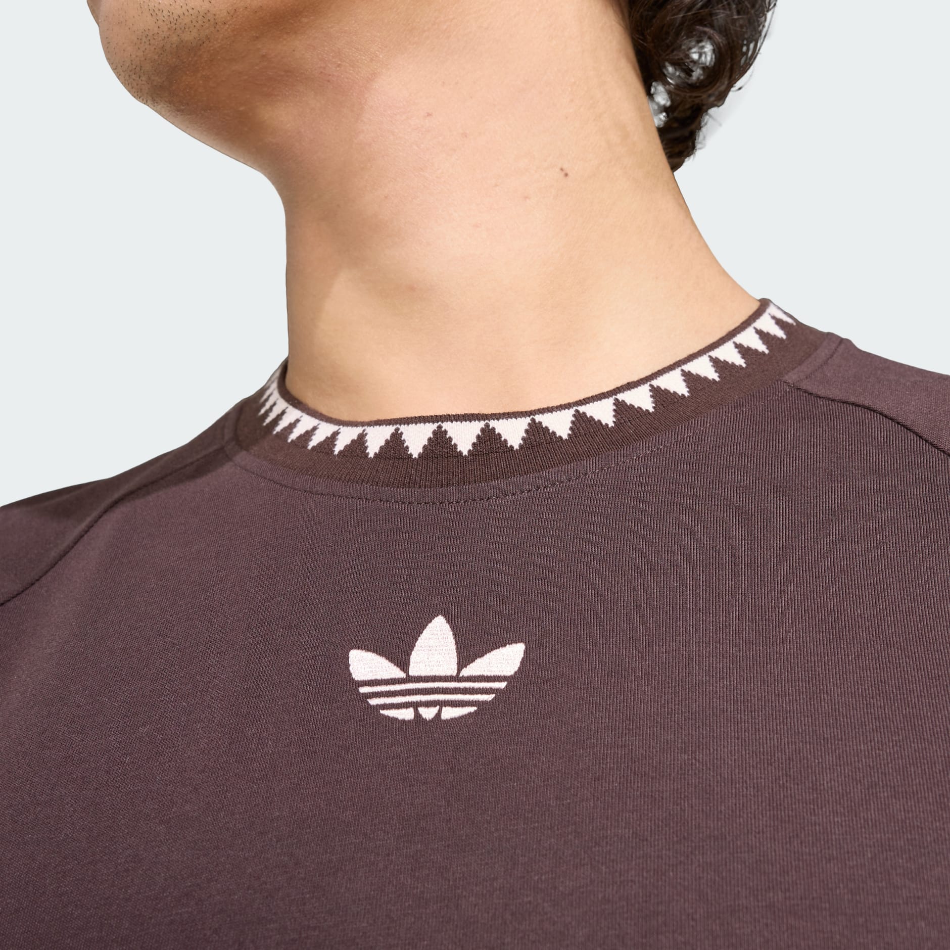 TRICOU CHEST STRIPES ENGINEERED COLLAR