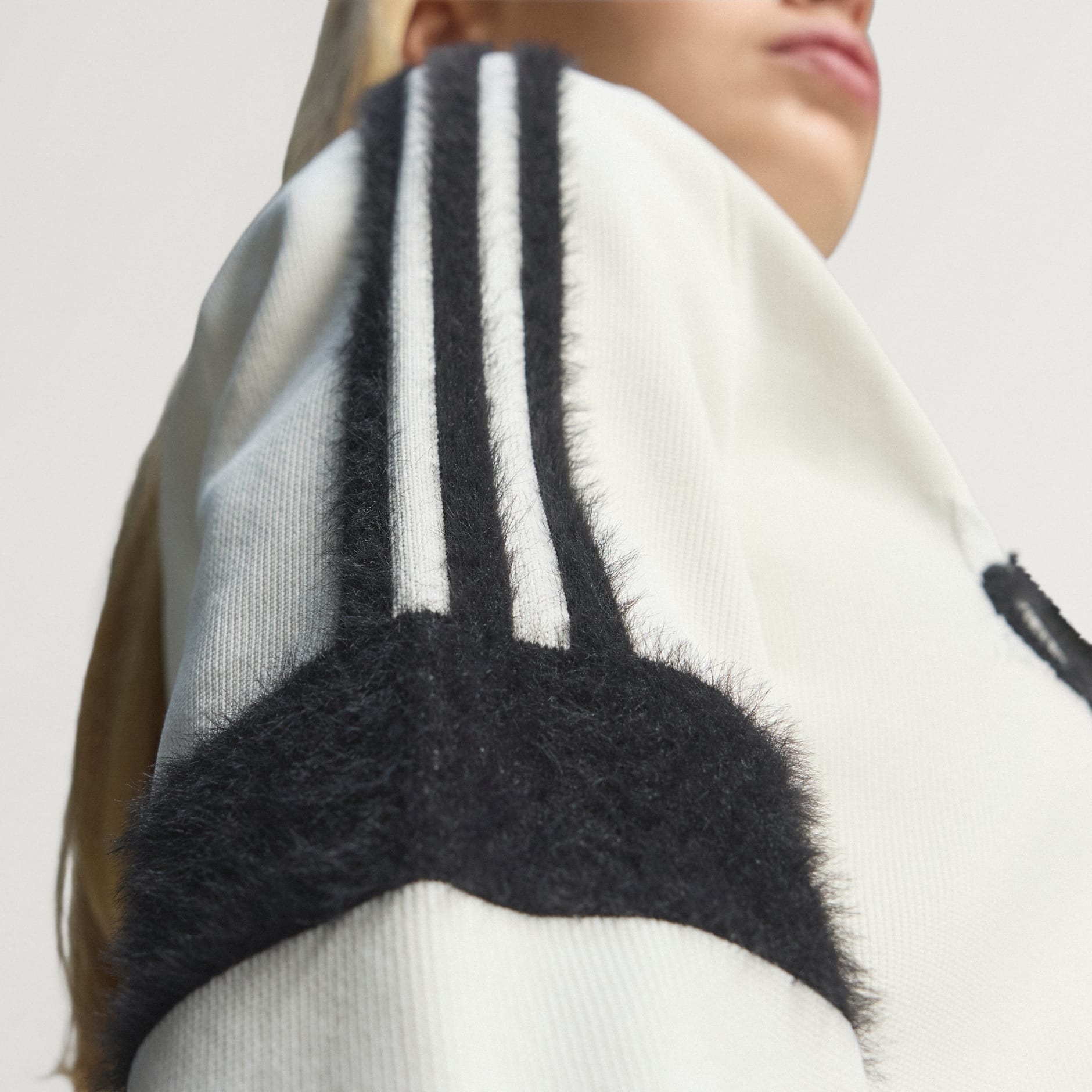 Tricou cu m&acirc;necă lungă