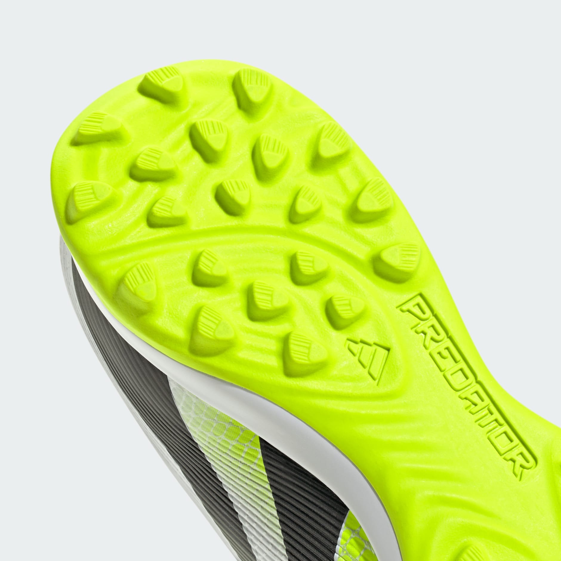 Predator League Turf Boots