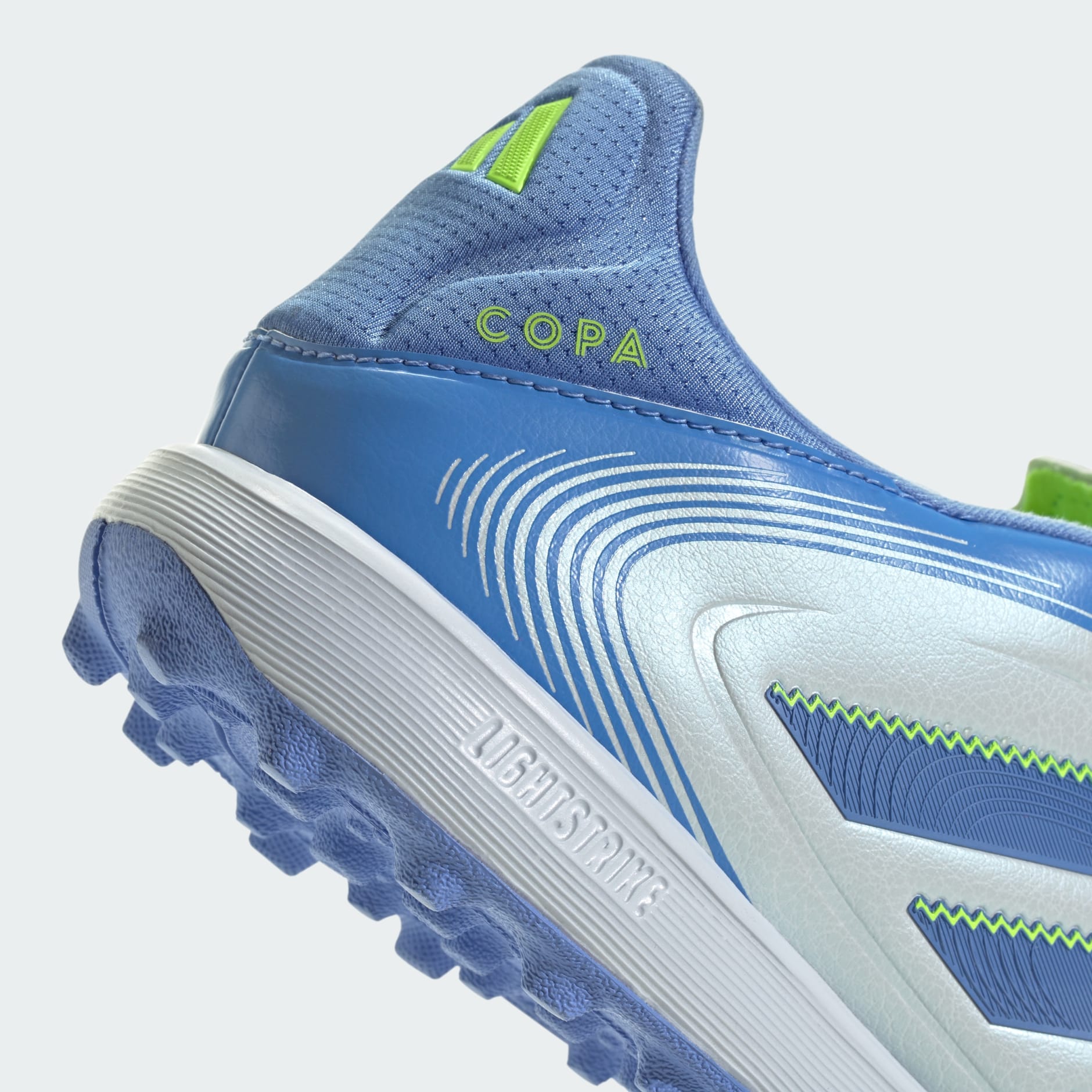 Ghete de fotbal Copa Pure 3 League pentru gazon