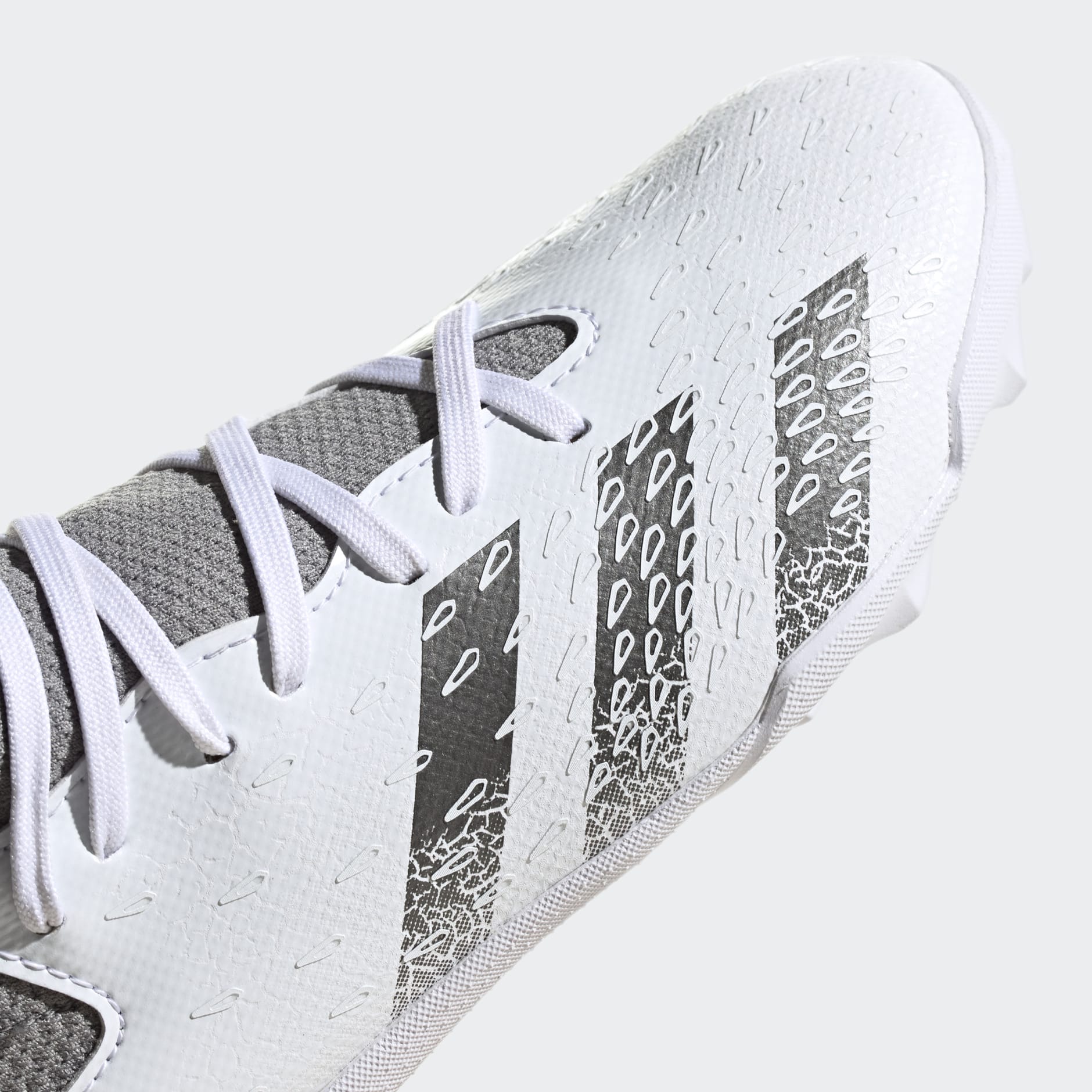 Predator Freak.3 Turf Boots