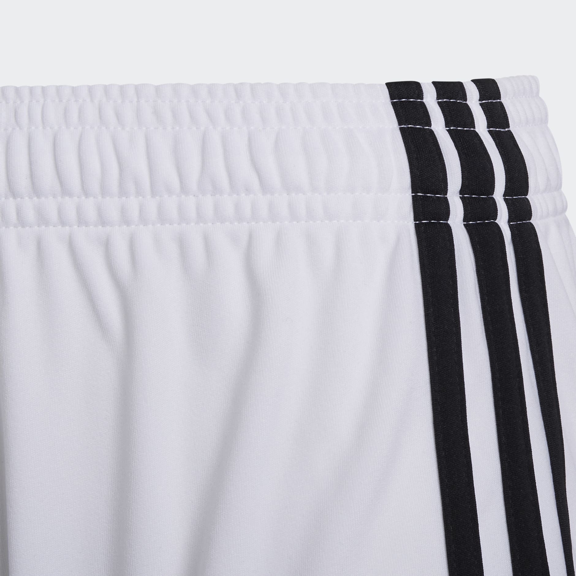 Manchester United 22/23 Home Shorts