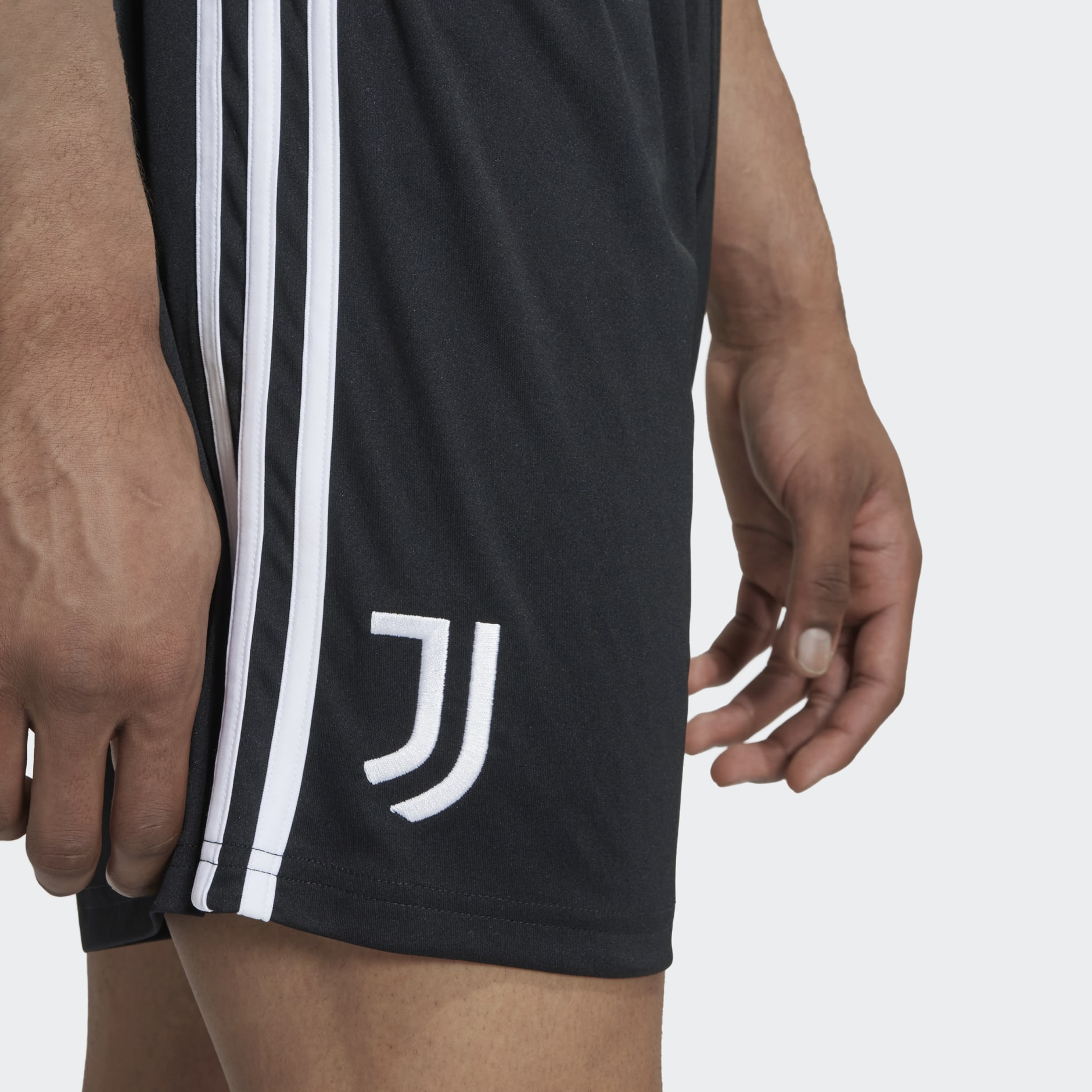 Juventus 22/23 Away Shorts