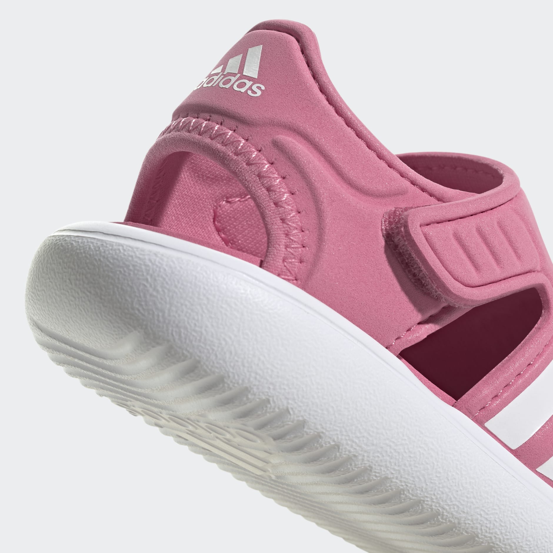 Closed-Toe Summer Water Sandals