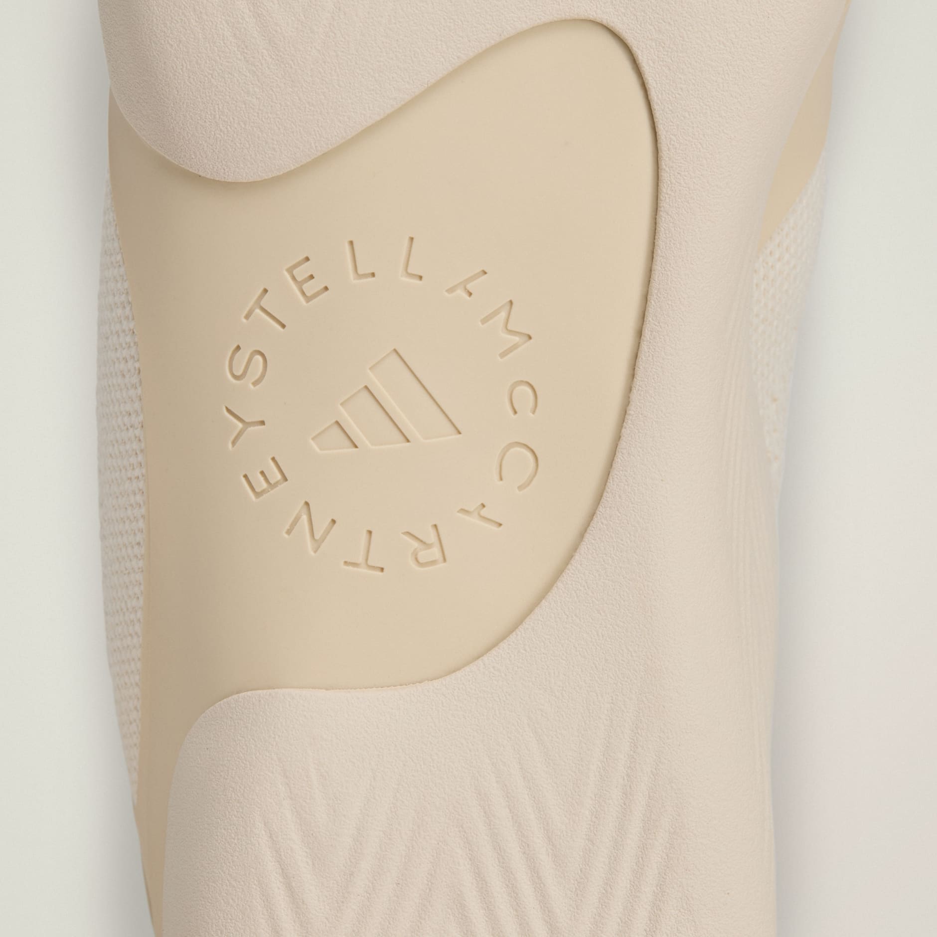 حذاء أديداس من Stella McCartney تايكوندو