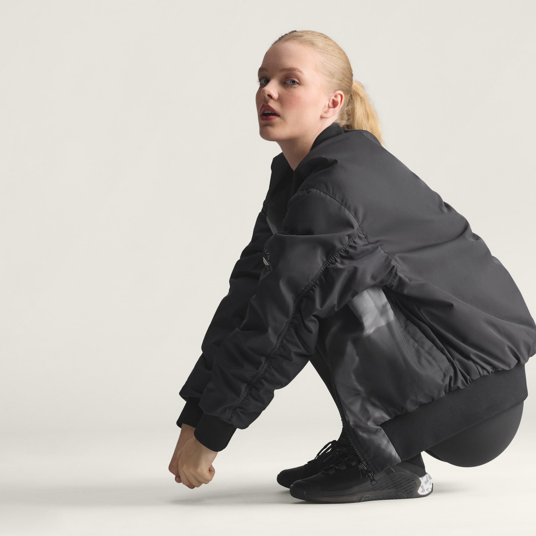 Jachetă de aviator adidas by Stella McCartney din țesătură, cu imprimeu