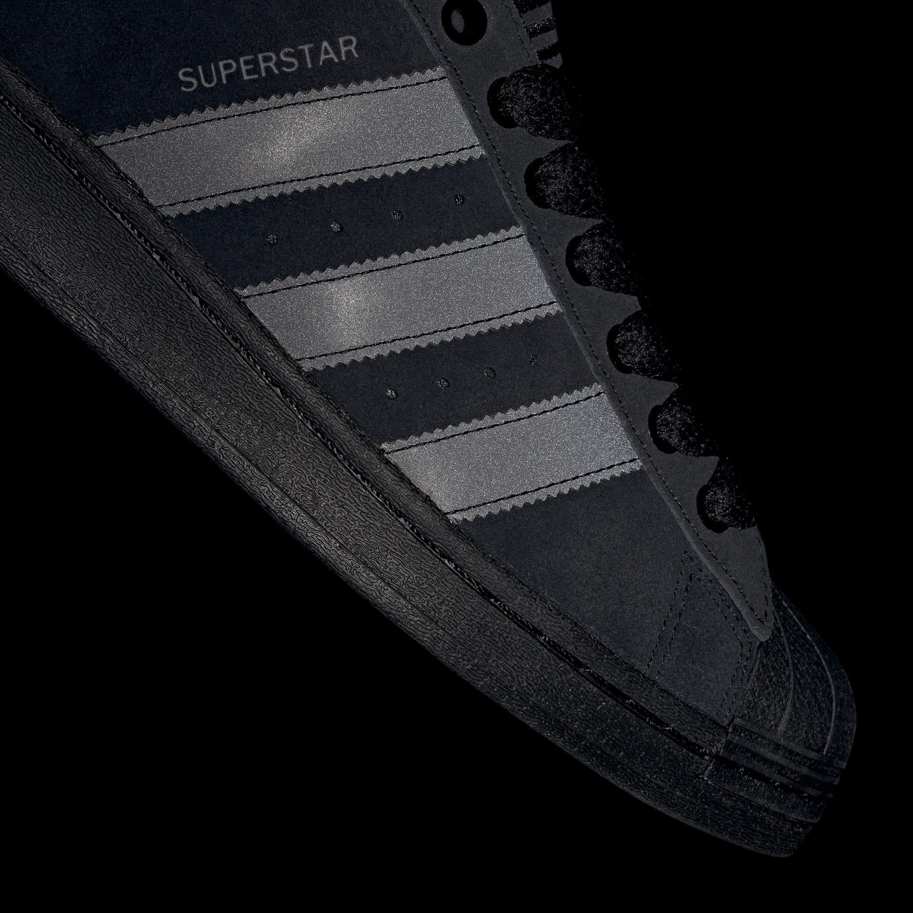 Adidas superstar black outlet reflective