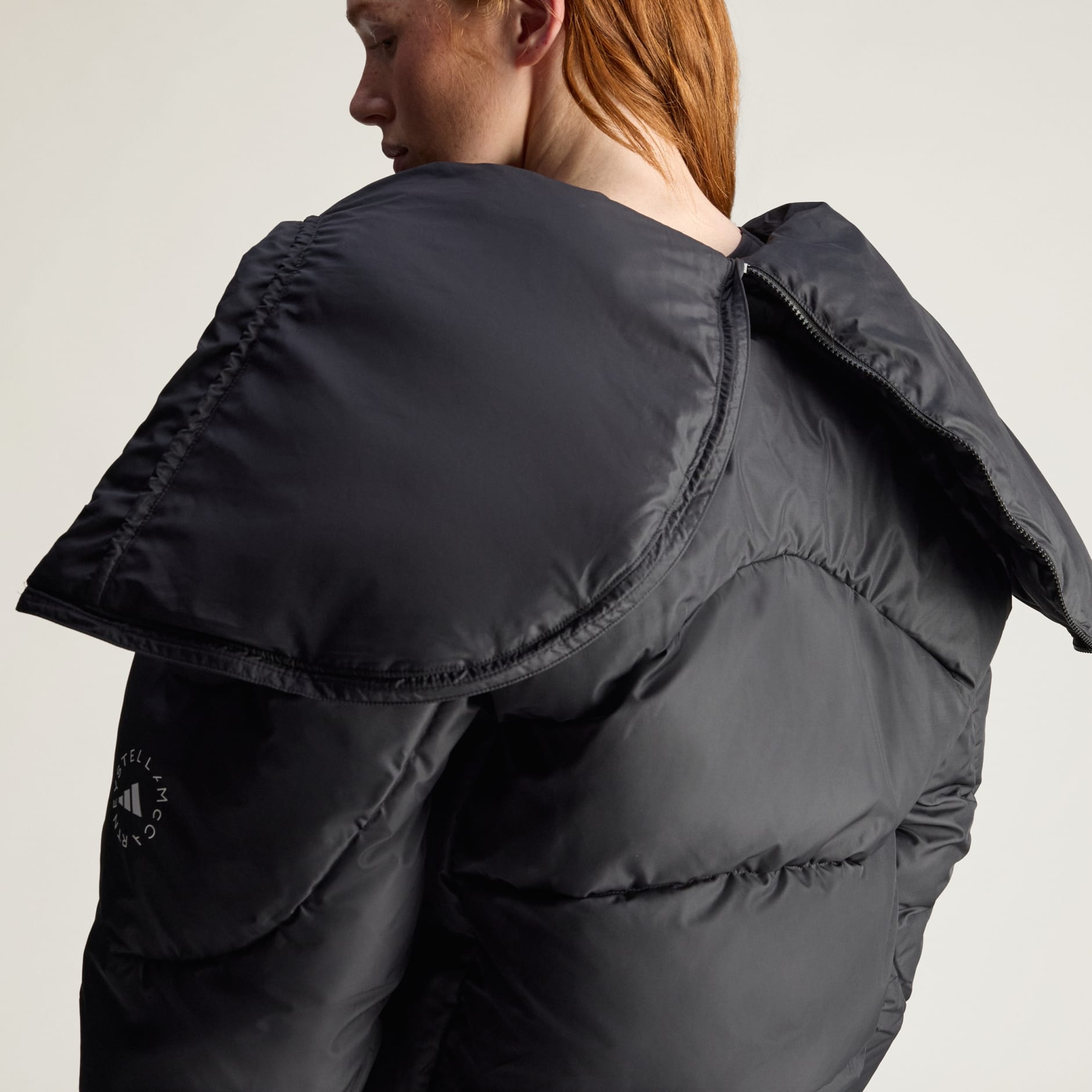 Jachetă adidas de iarnă căptușită de iarnă Stella McCartney, de lungime medie