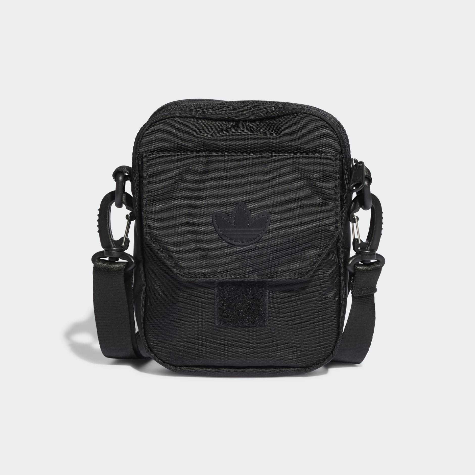 Nauwkeurig Bezet adverteren Accessories - Premium Essentials Festival Bag - Black | adidas Saudi Arabia