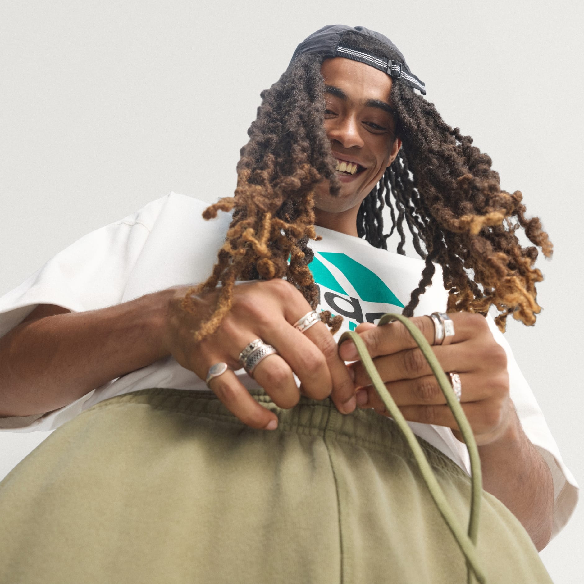 PANTALONI SPORT ADIDAS EQUIPMENT CU TIV DESCHIS