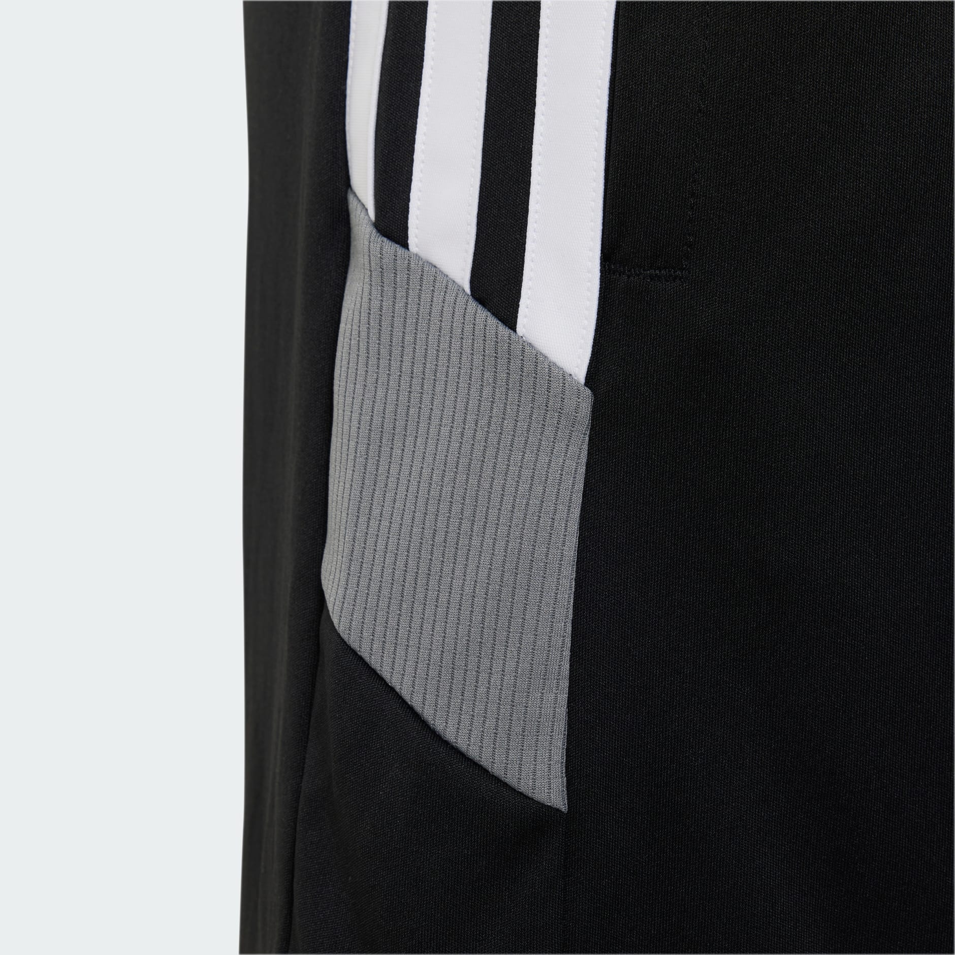 PANTALONI SCURȚI TIRO 26 ESSENTIALS