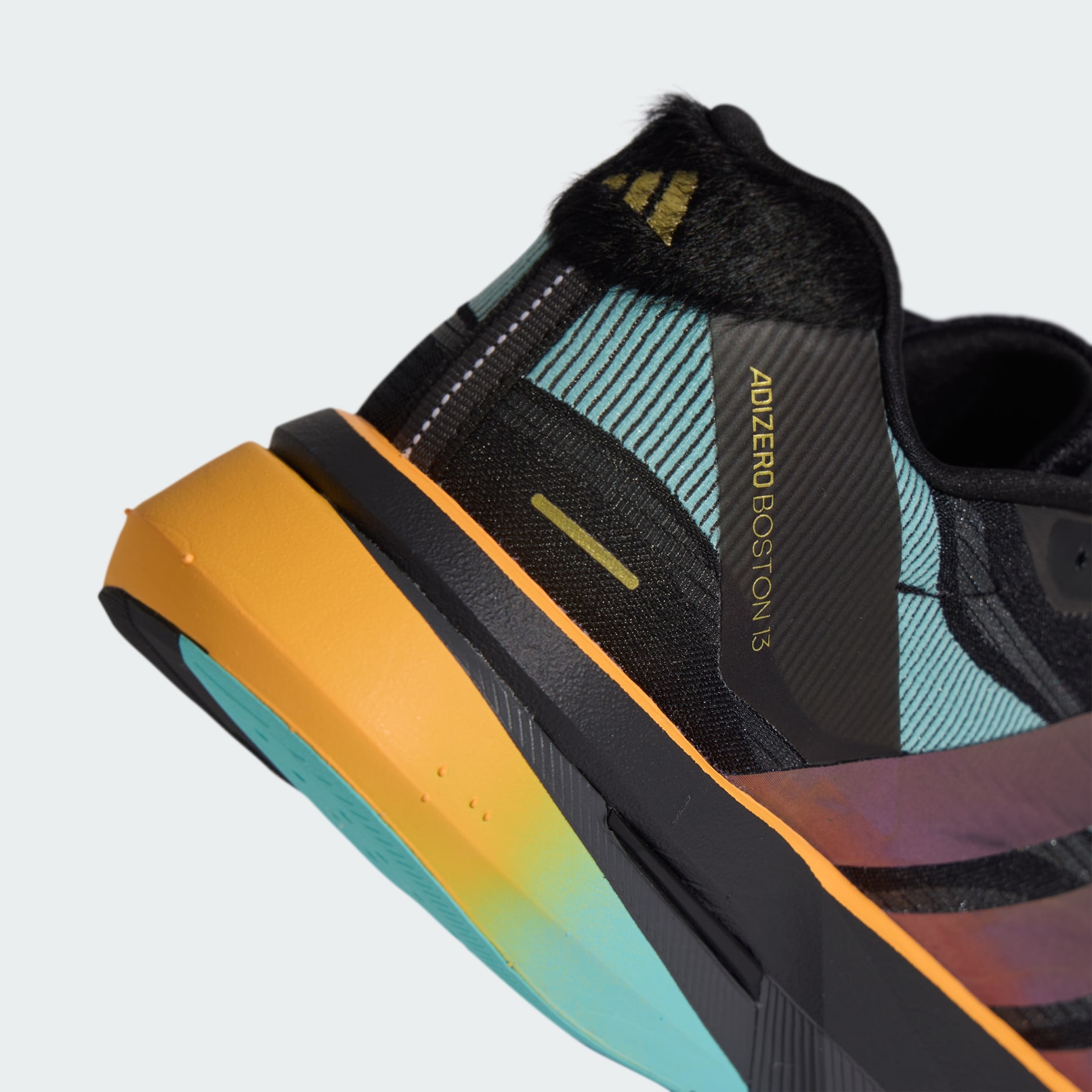 Adizero Boston 13 跑鞋