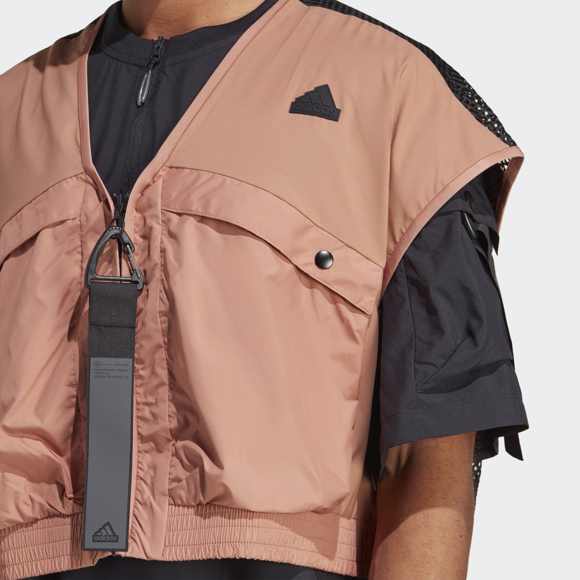 Cortés mar Mediterráneo Instantáneamente Men's Clothing - City Escape Premium Vest - Brown | adidas Saudi Arabia
