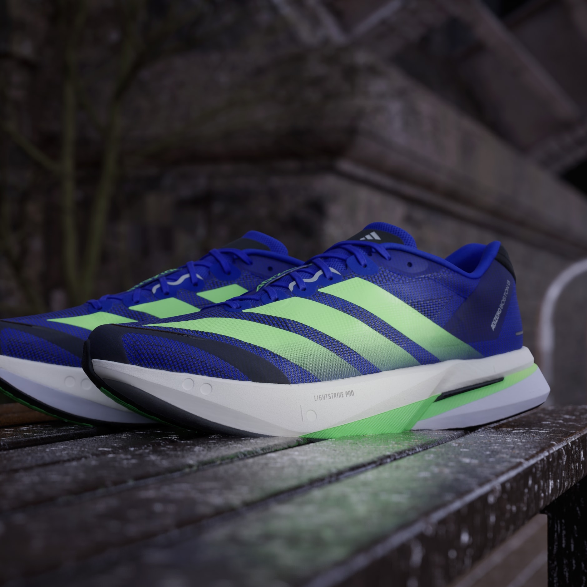 Adizero Boston 13 鞋