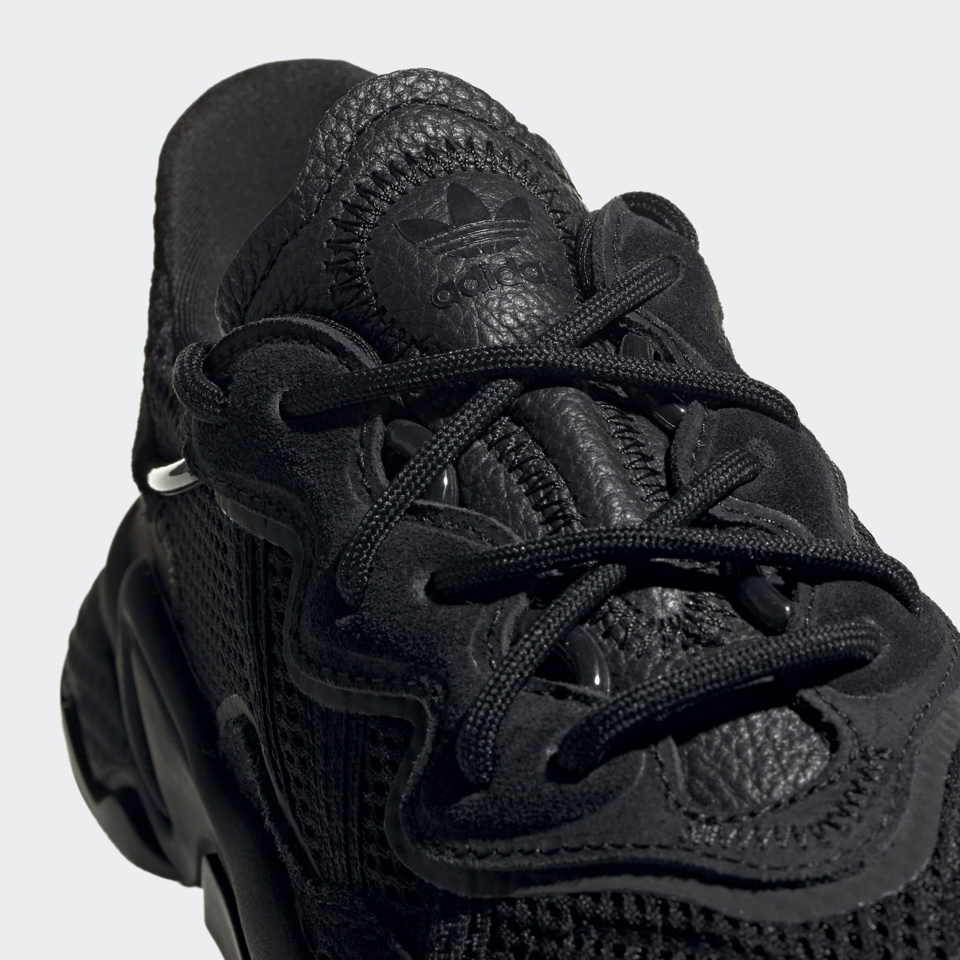 Ozweego adidas shop triple black